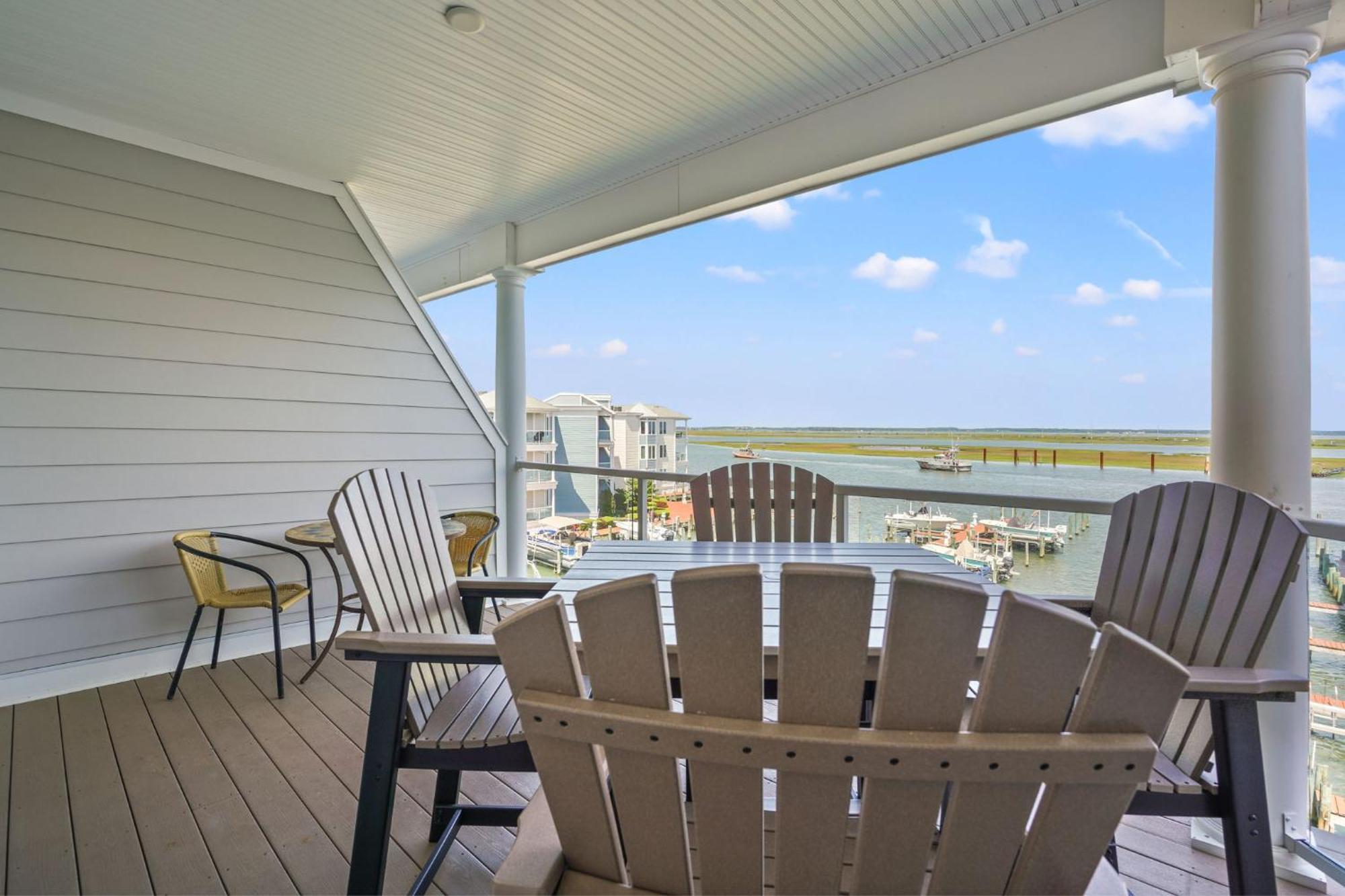 Sunset Bay 312 - Waterfront & Includes A Boat Slip! Holiday home *