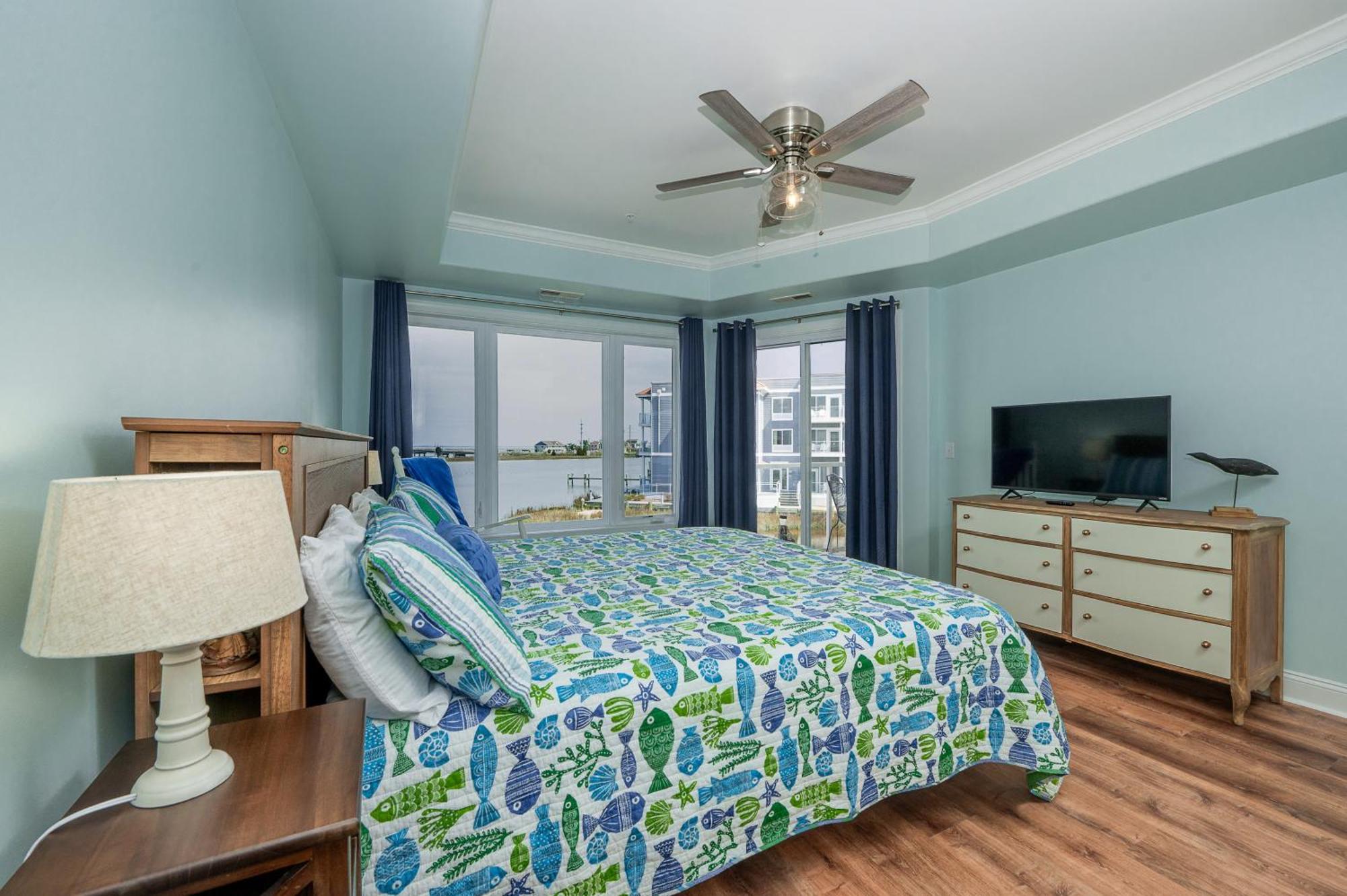 Holiday home Sunset Bay 221 - Waterfront, Pool, Gym! *
