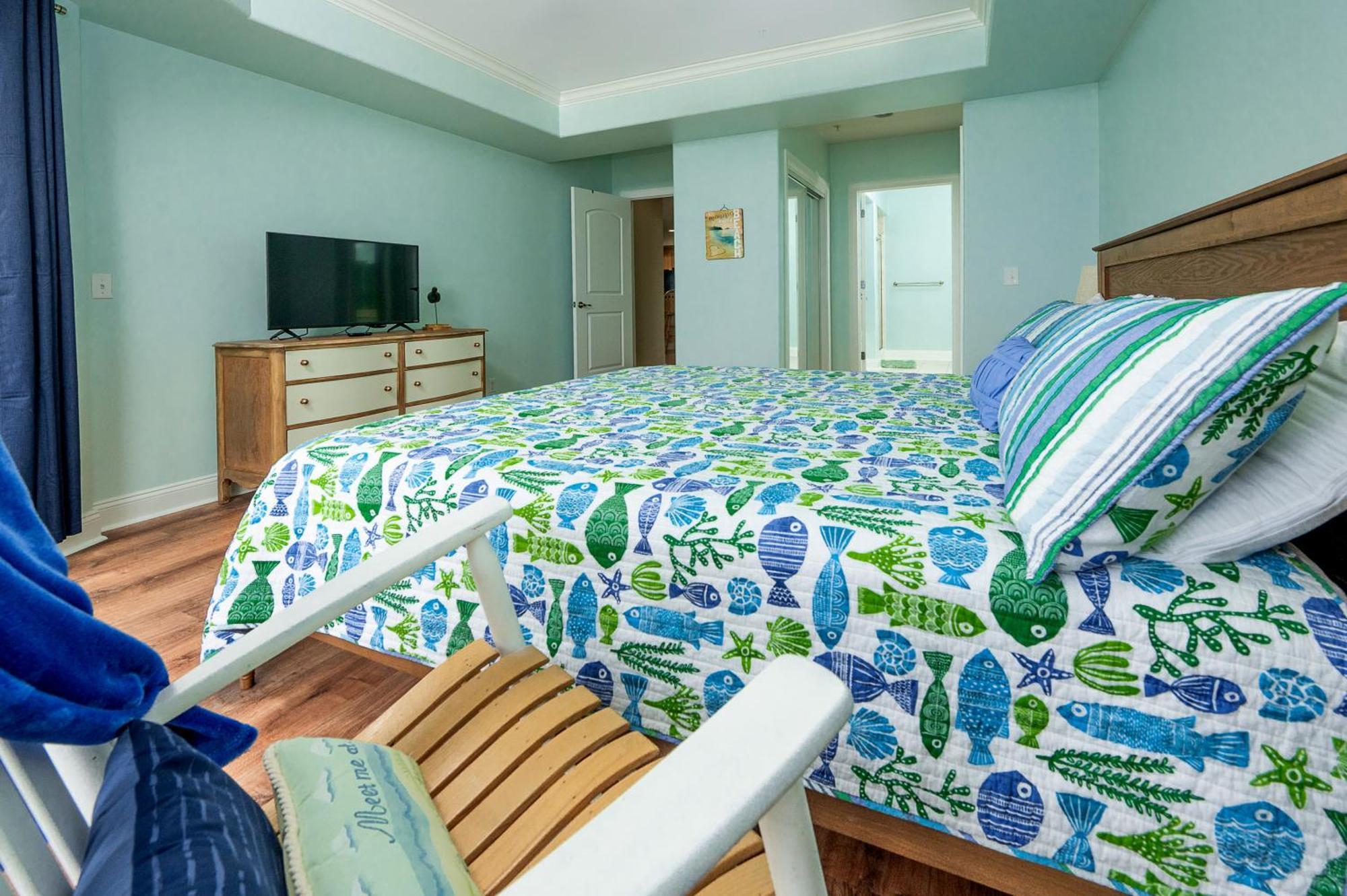 Sunset Bay 221 - Waterfront, Pool, Gym! Holiday home Chincoteague