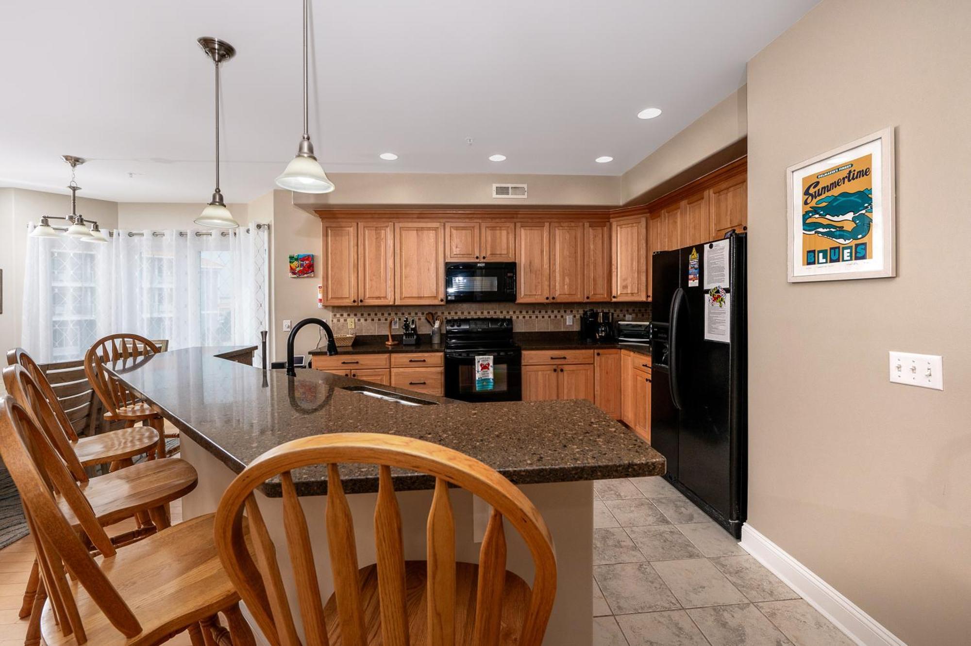 Sunset Bay 221 - Waterfront, Pool, Gym! Holiday home Chincoteague