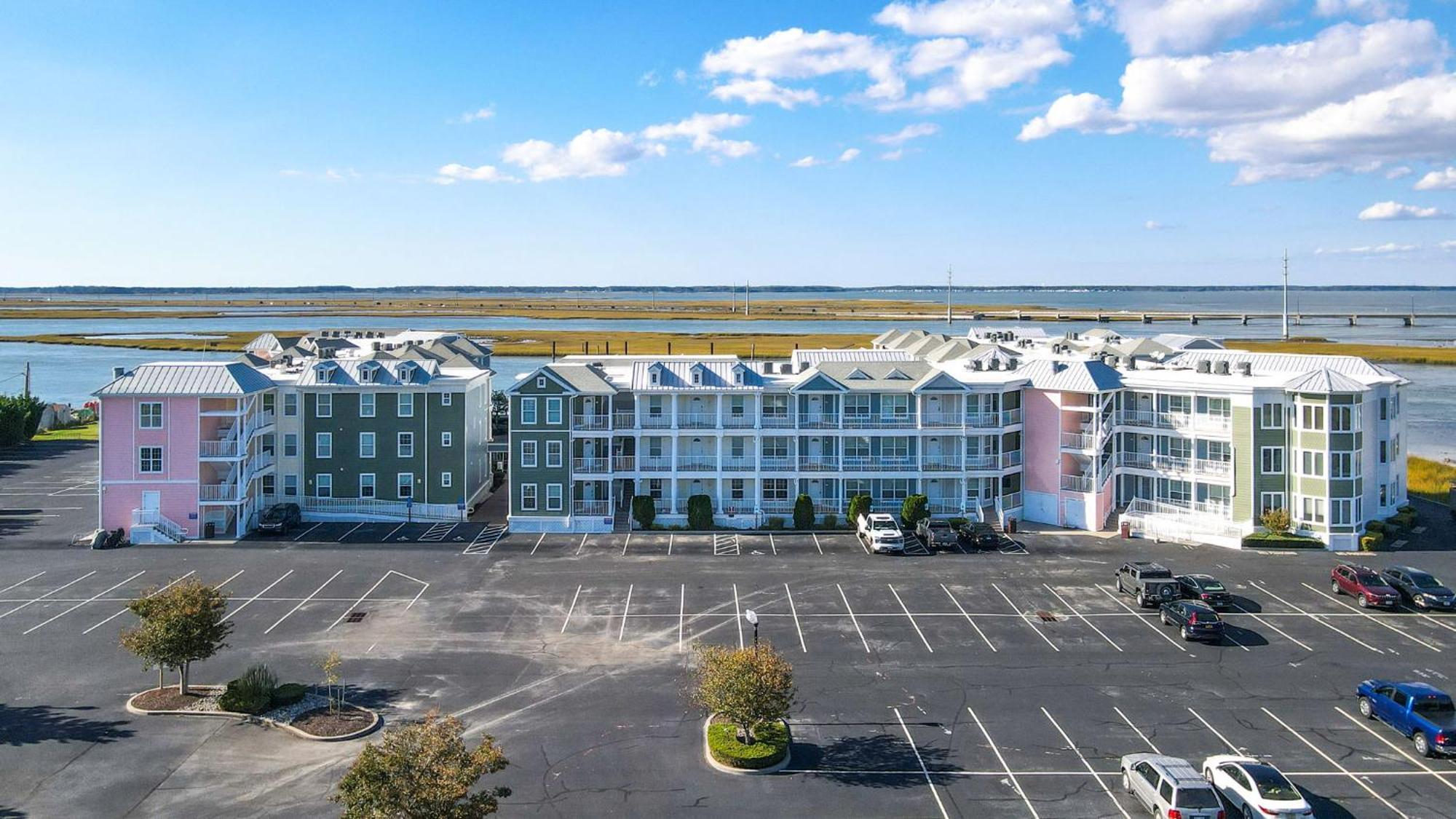 Holiday home Sunset Bay 206 - Waterfront & Shared Pool!