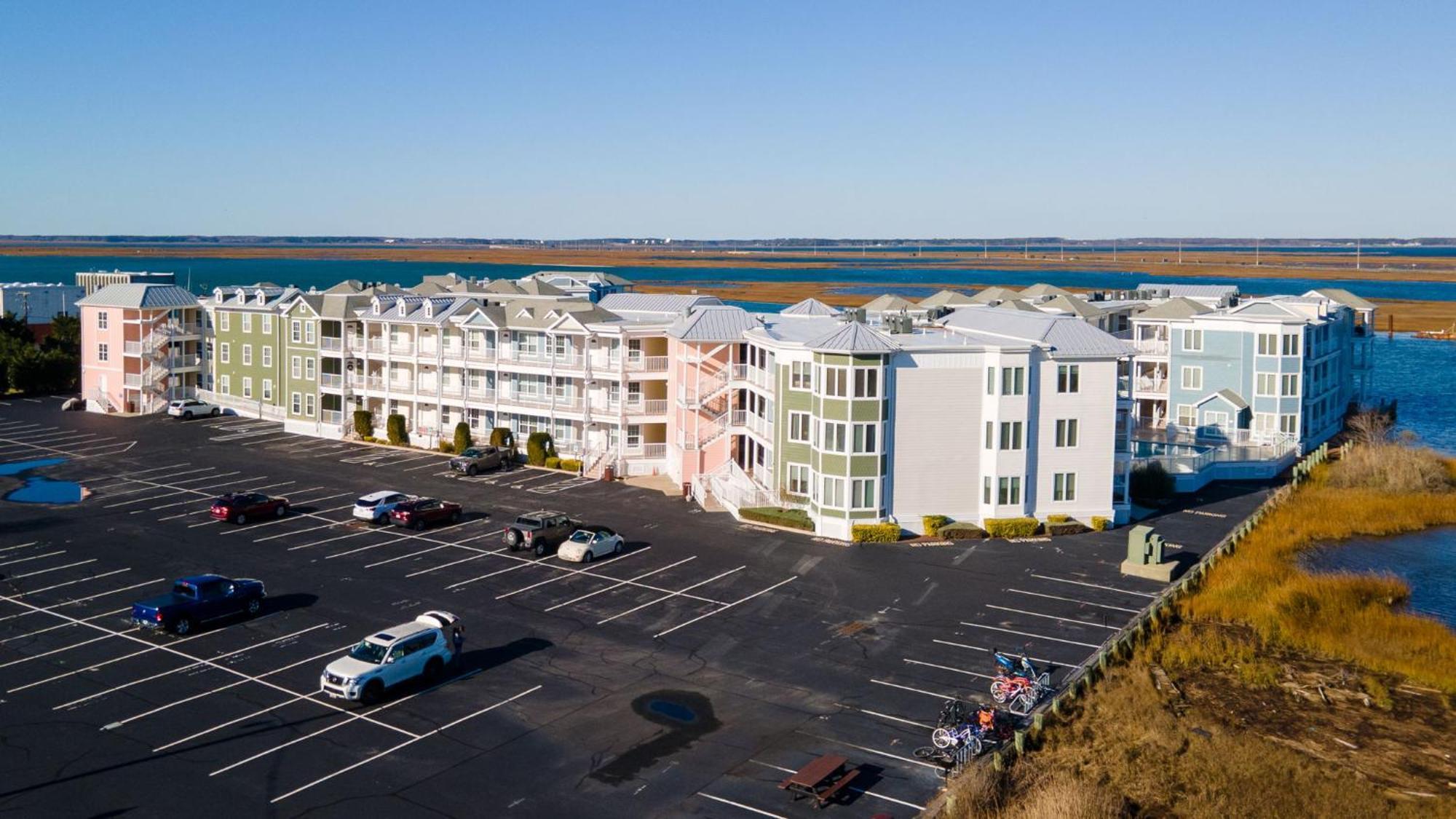 Sunset Bay 206 - Waterfront & Shared Pool! Chincoteague