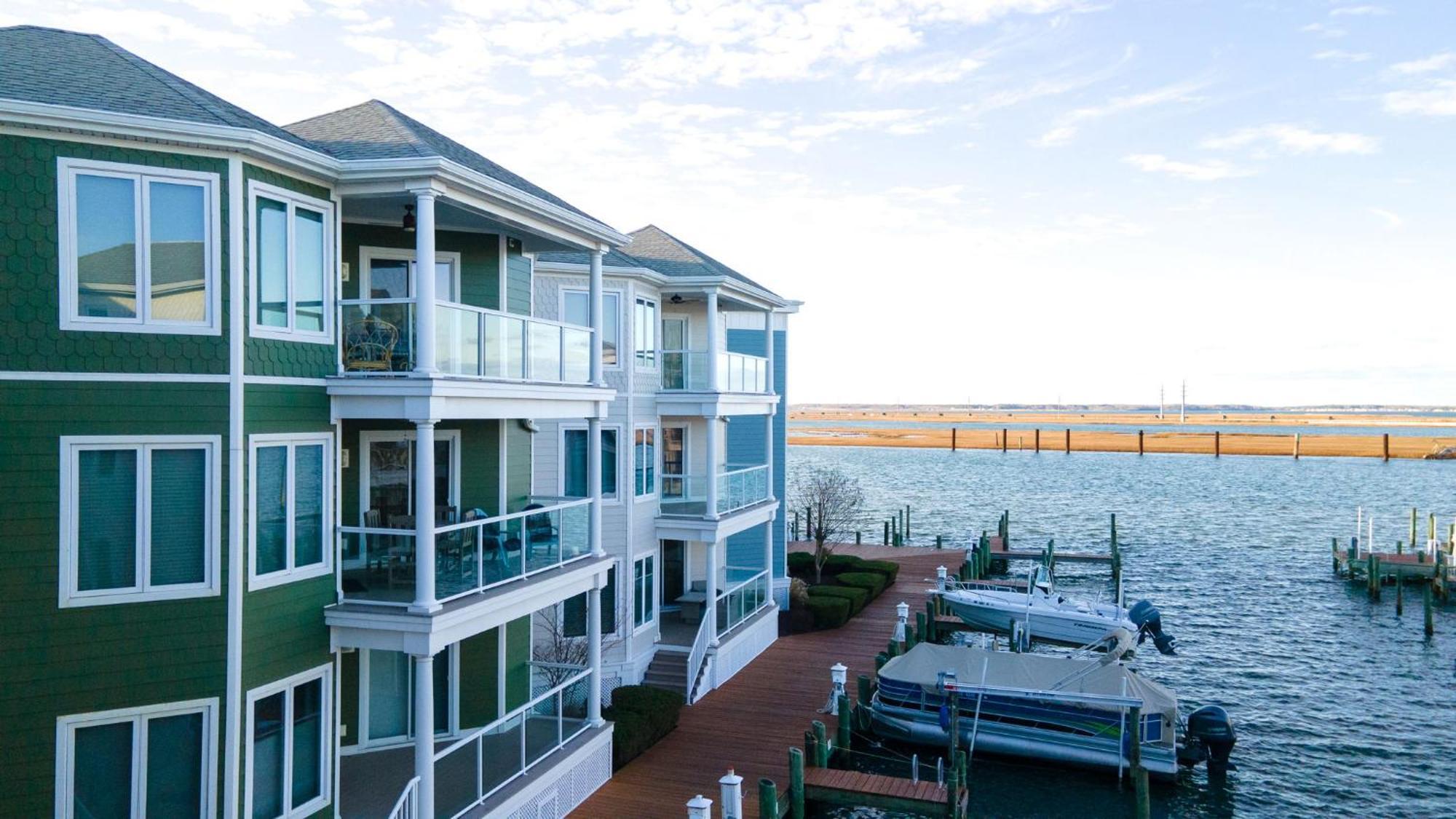 Sunset Bay 206 - Waterfront & Shared Pool! *