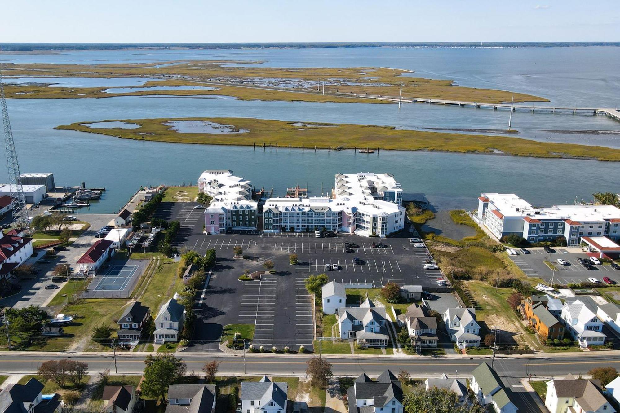 Sunset Bay 206 - Waterfront & Shared Pool! *