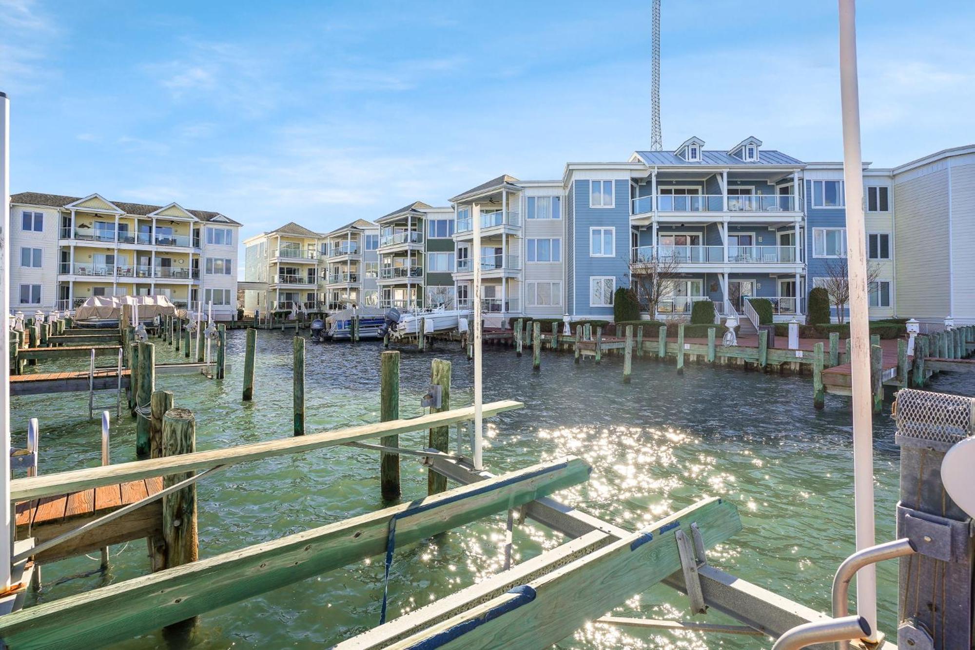 Sunset Bay 206 - Waterfront & Shared Pool! Chincoteague