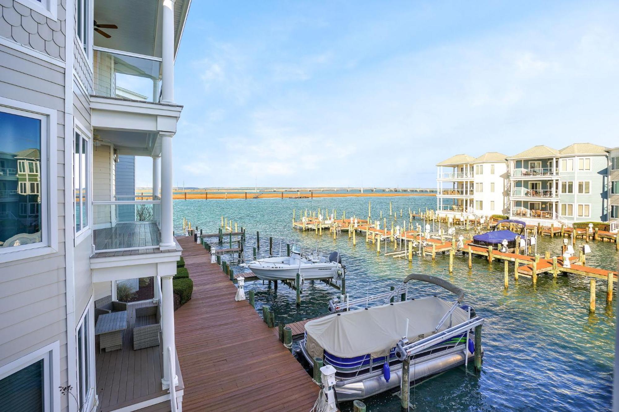 Sunset Bay 206 - Waterfront & Shared Pool! Chincoteague