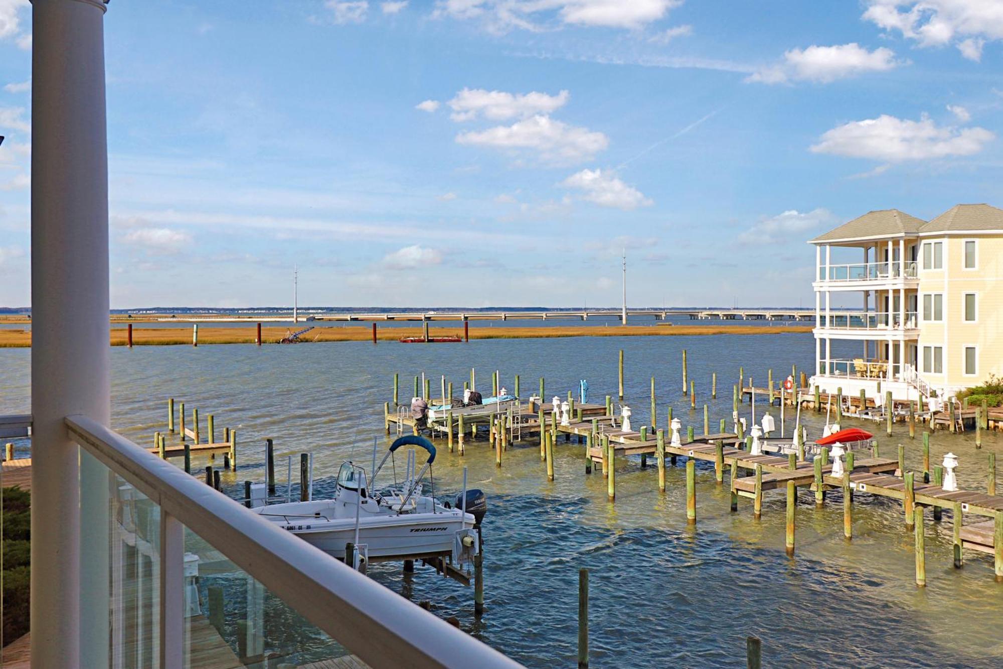 Sunset Bay 206 - Waterfront & Shared Pool! Chincoteague