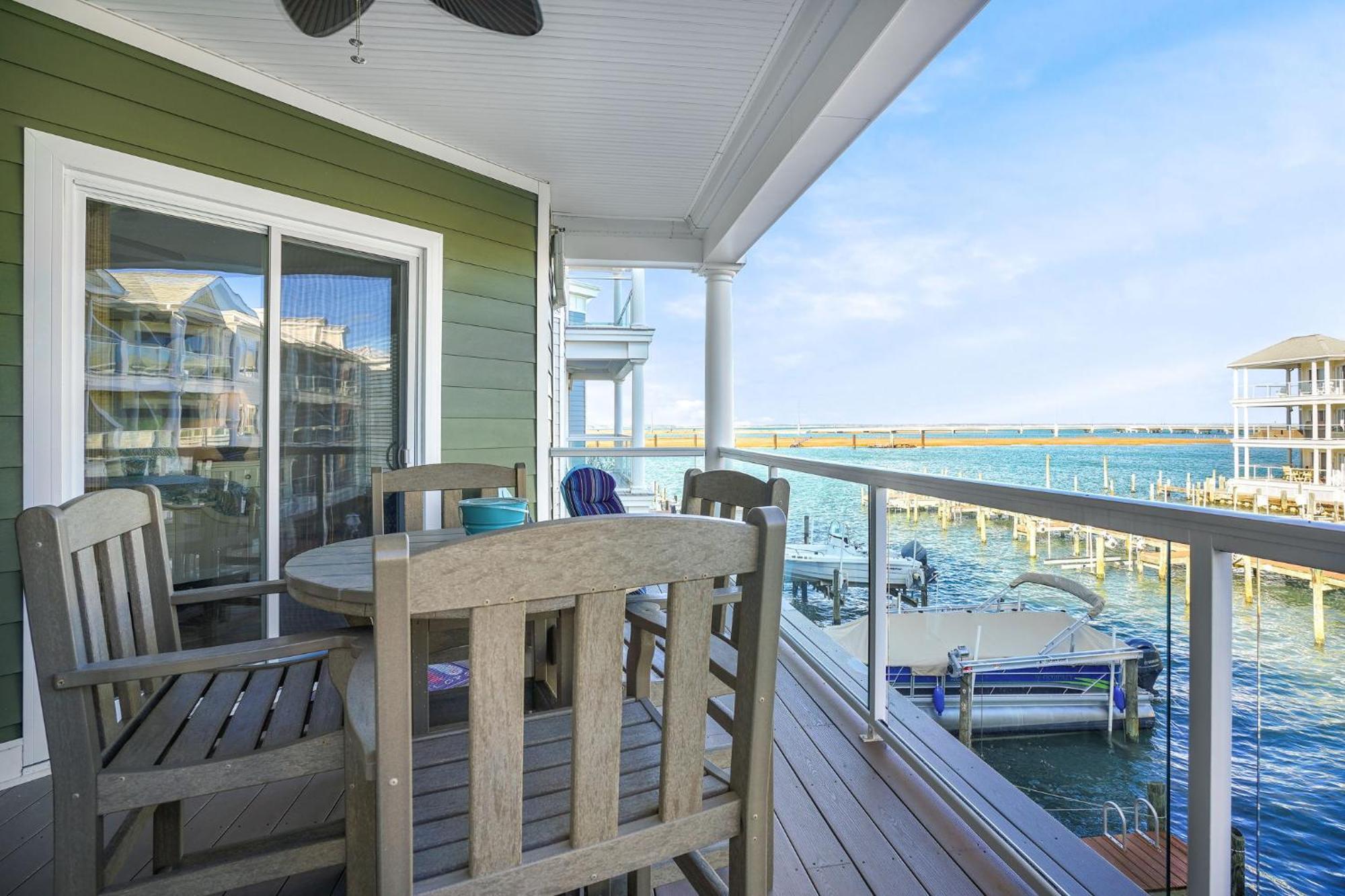 Sunset Bay 206 - Waterfront & Shared Pool! Chincoteague