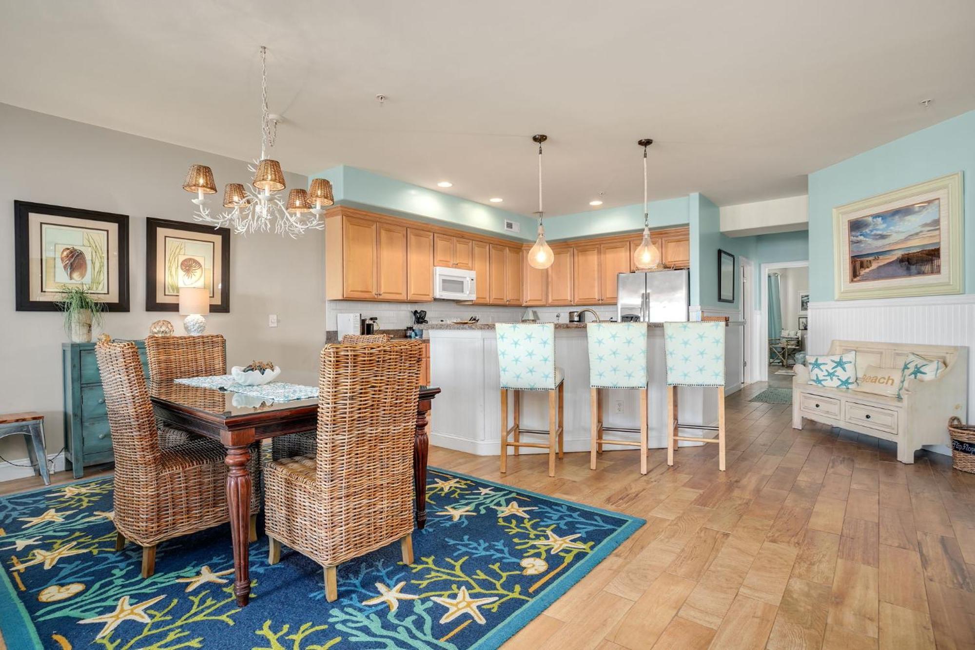 Sunset Bay 206 - Waterfront & Shared Pool! *