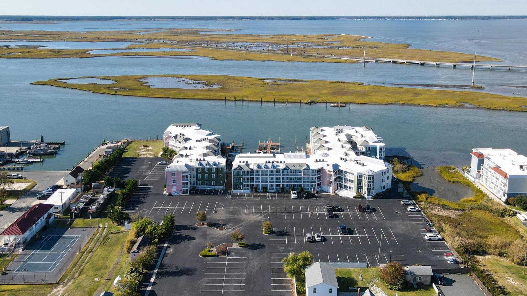 Sunset Bay 118 - Waterfront, Deep-water Boat Slip! Holiday home *