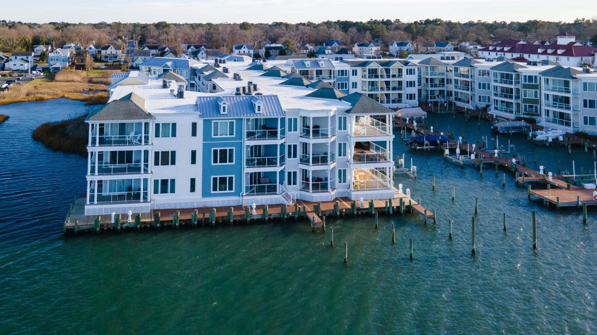 Sunset Bay 118 - Waterfront, Deep-water Boat Slip! Holiday home