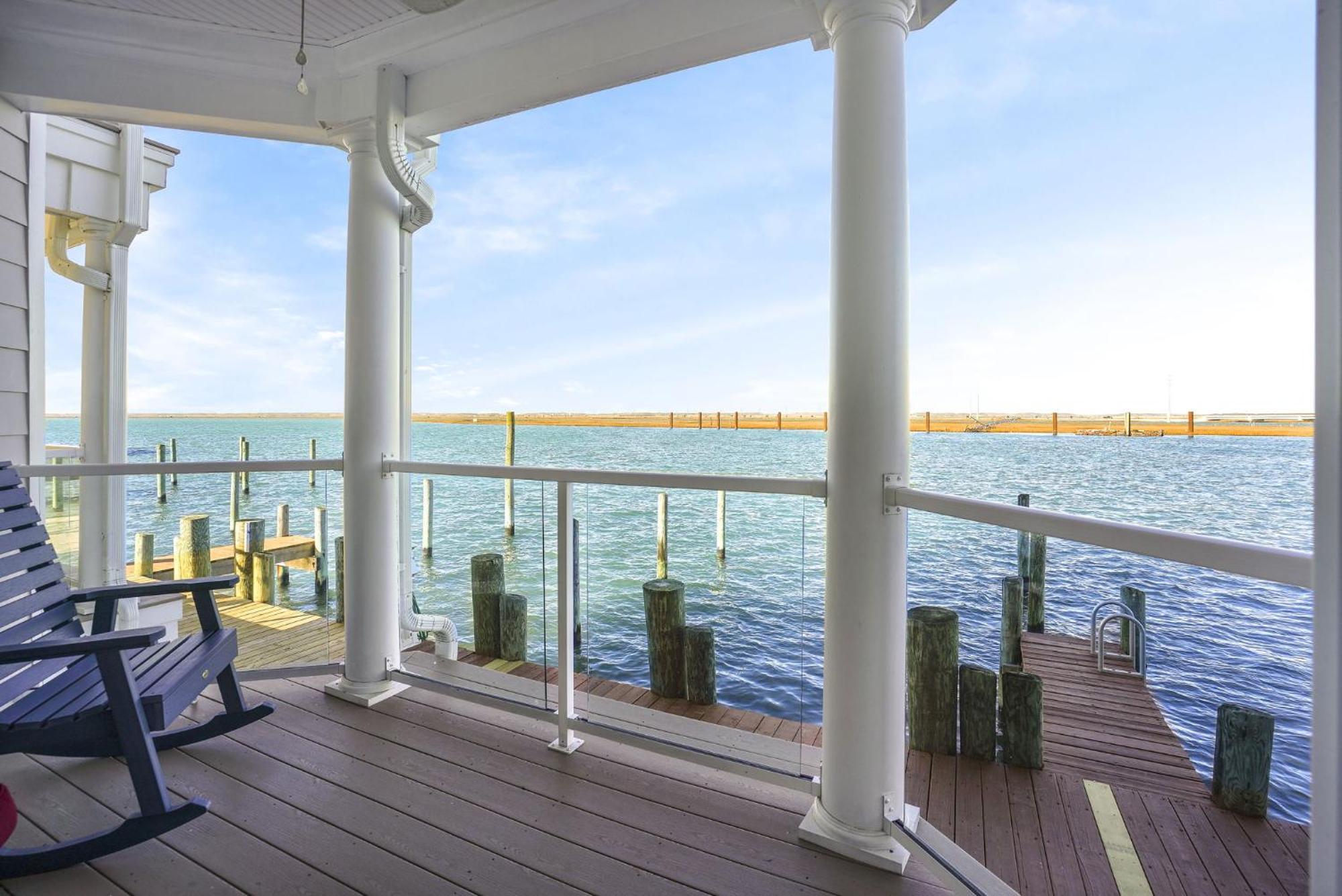 Holiday home Sunset Bay 118 - Waterfront, Deep-water Boat Slip! *