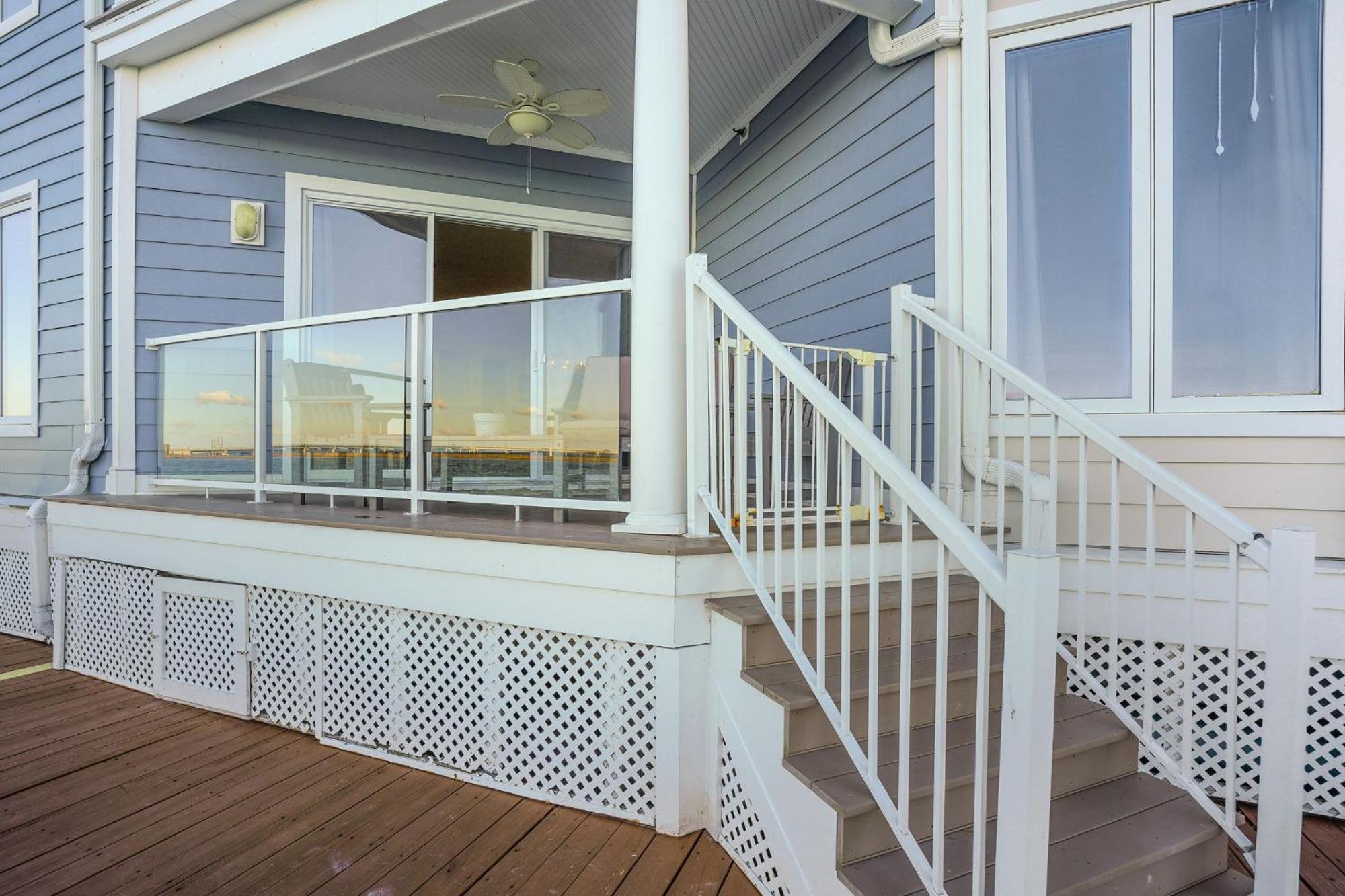 Sunset Bay 118 - Waterfront, Deep-water Boat Slip!