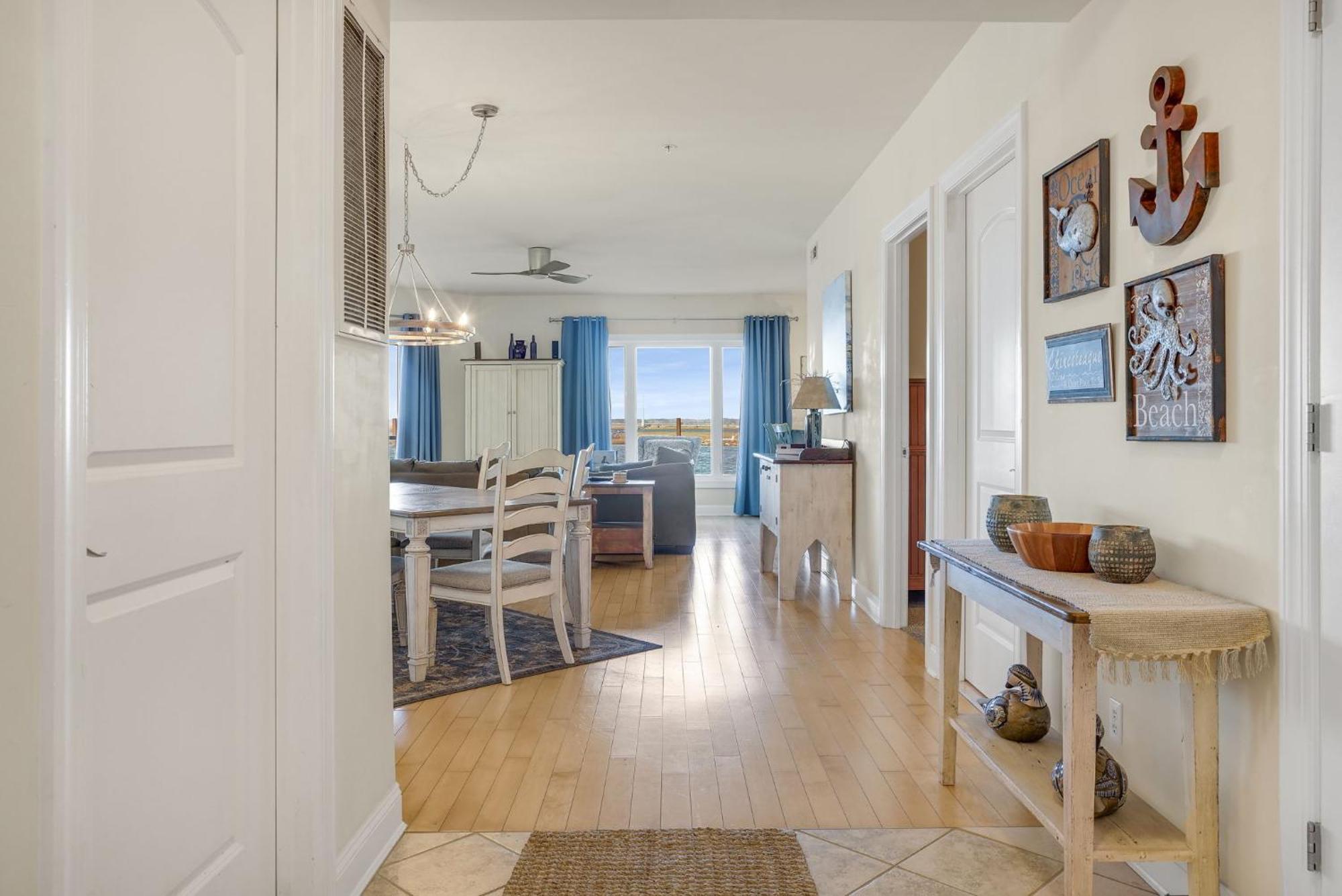 Sunset Bay 118 - Waterfront, Deep-water Boat Slip! Holiday home *