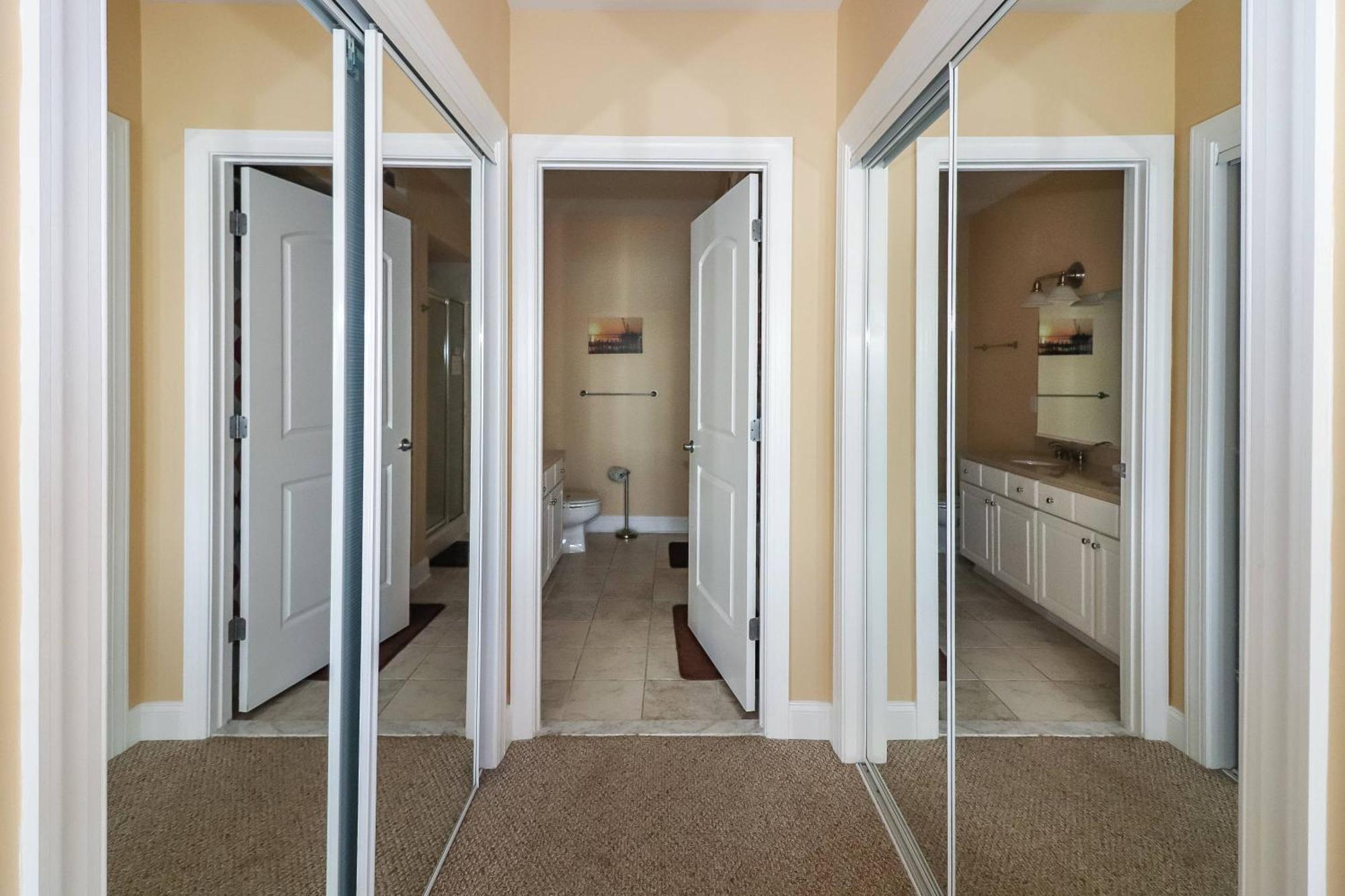 Sunset Bay 116 - Waterfront With Shared Pool! Holiday home