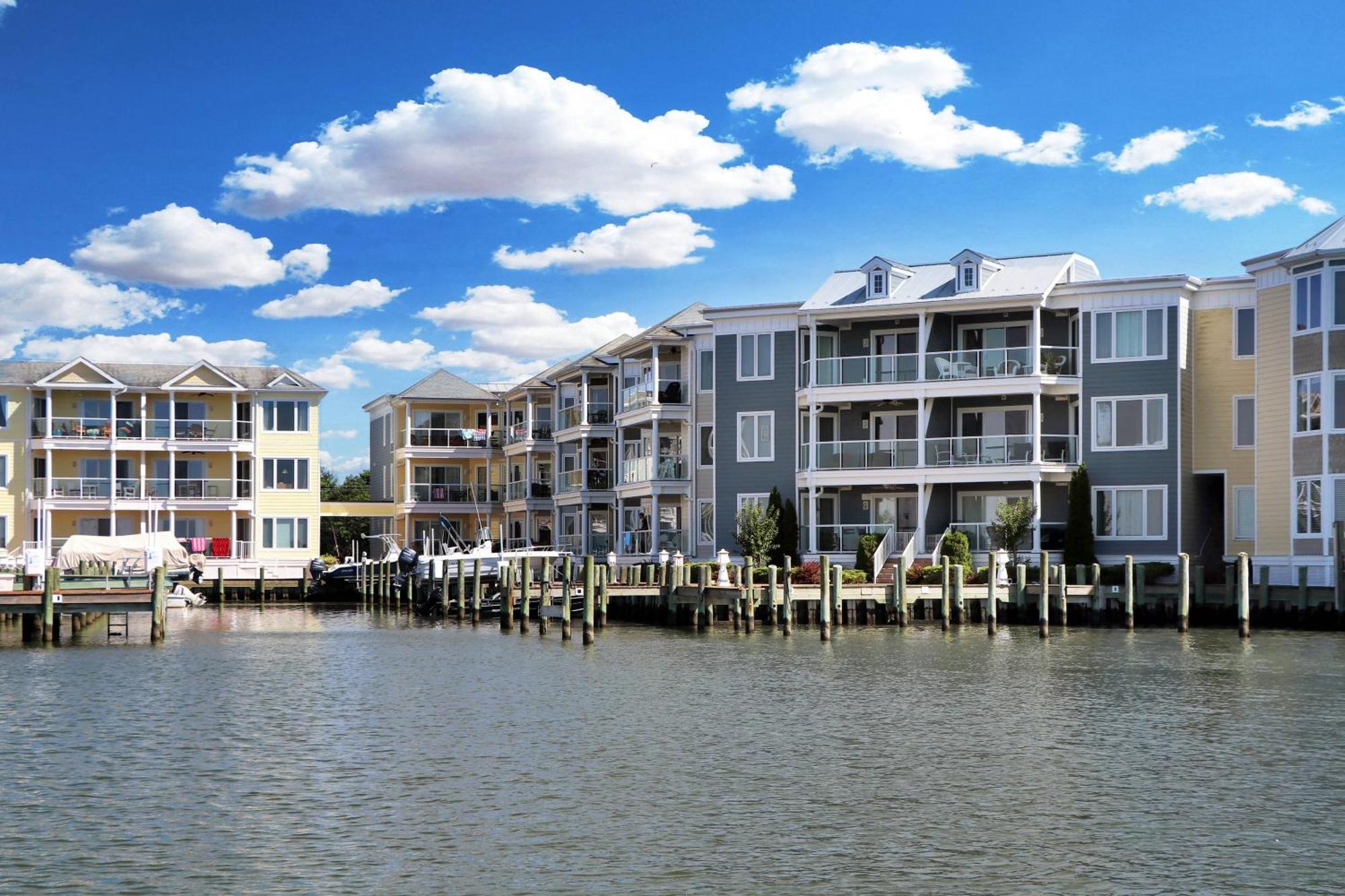 Sunset Bay 116 - Waterfront With Shared Pool! *