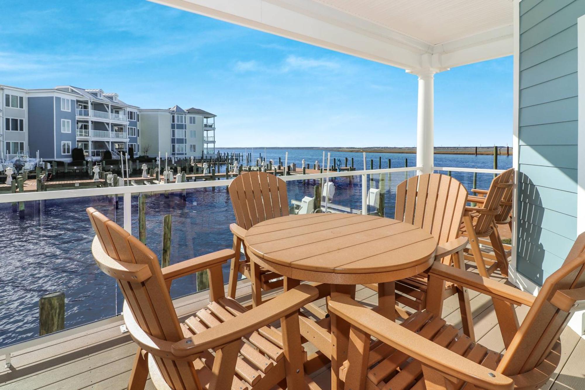 Sunset Bay 116 - Waterfront With Shared Pool! *