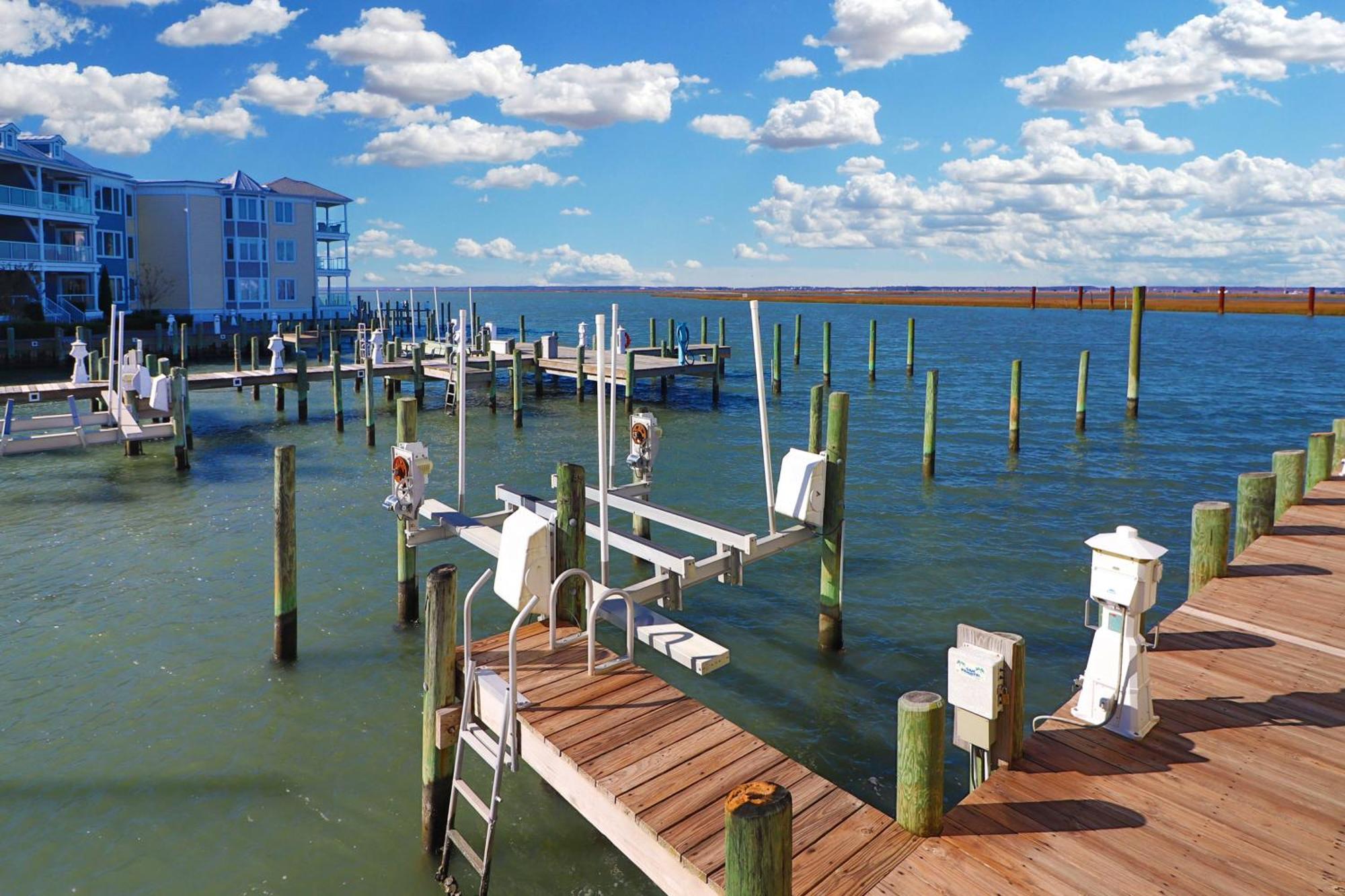 Sunset Bay 116 - Waterfront With Shared Pool! Holiday home Chincoteague