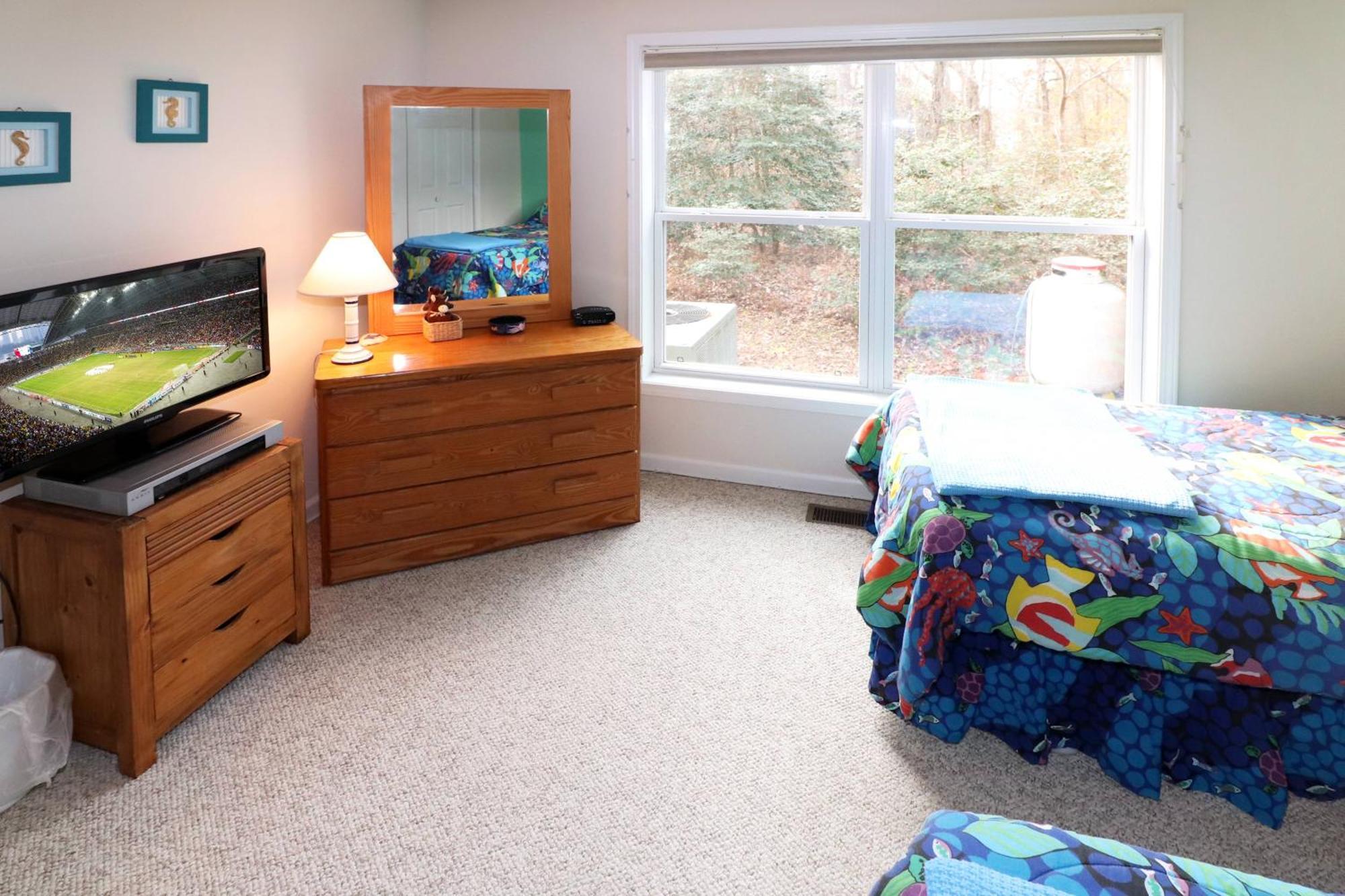Sundance - In Town With Screened Porch!