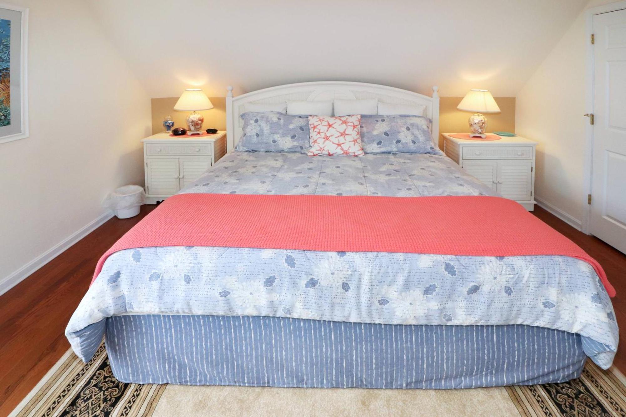 Holiday home Sundance - In Town With Screened Porch!