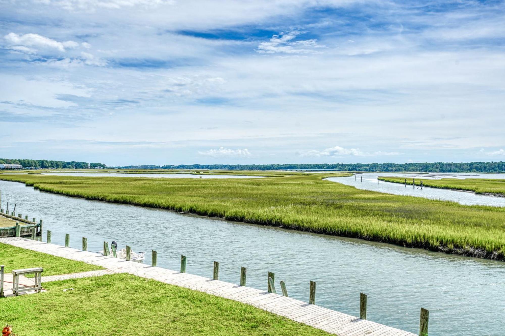 Stingray - Waterfront & Waterside Balcony! Holiday home *