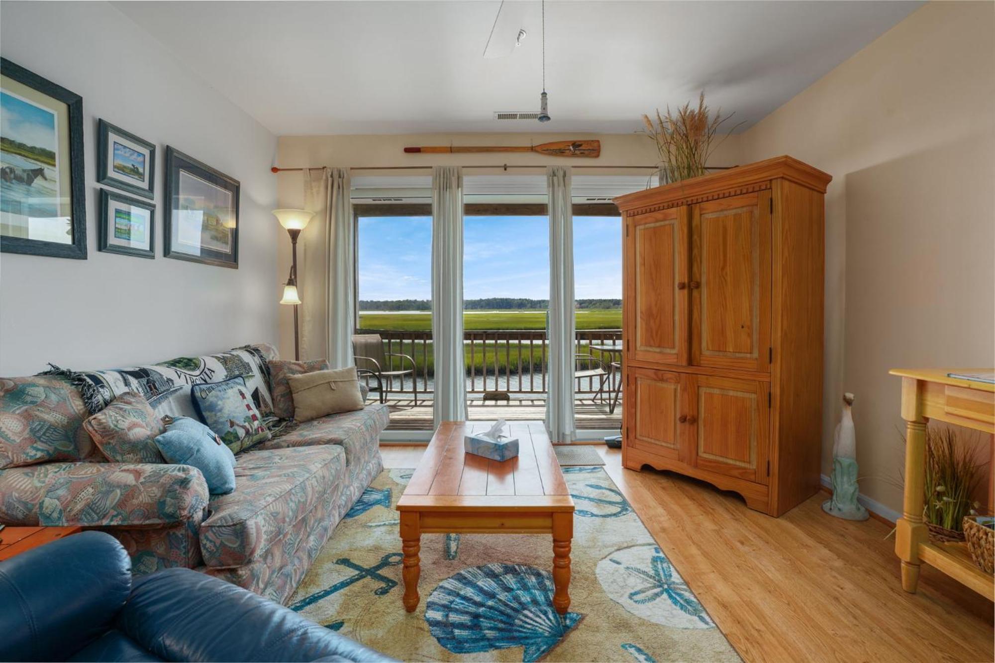 Holiday home Stingray - Waterfront & Waterside Balcony! *