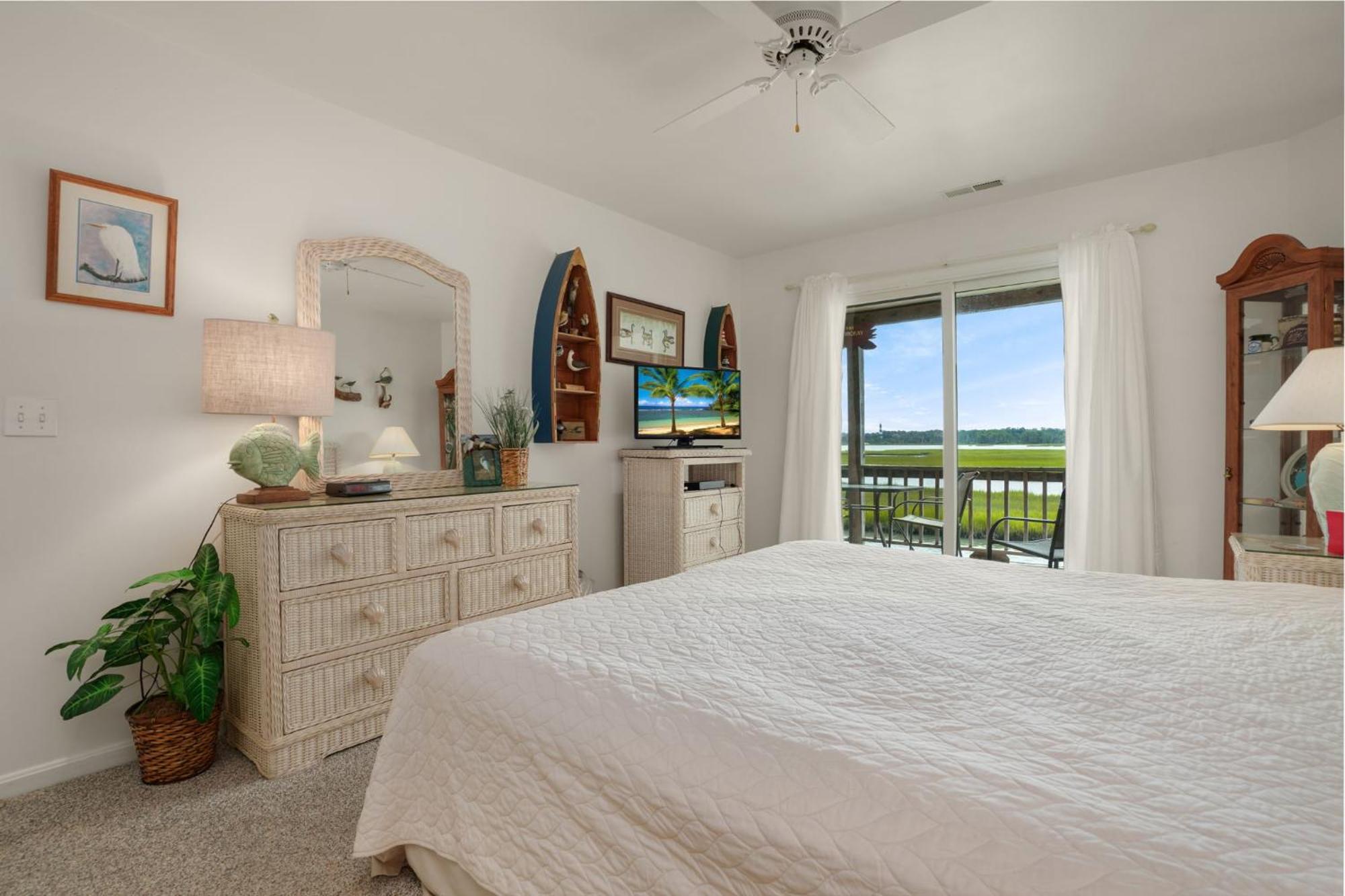 Stingray - Waterfront & Waterside Balcony! *