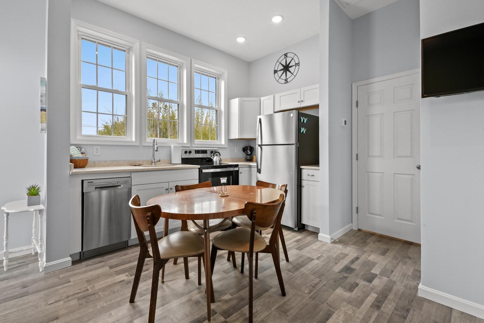 Stella Della Baia - Close To Town, Brand New! * Chincoteague