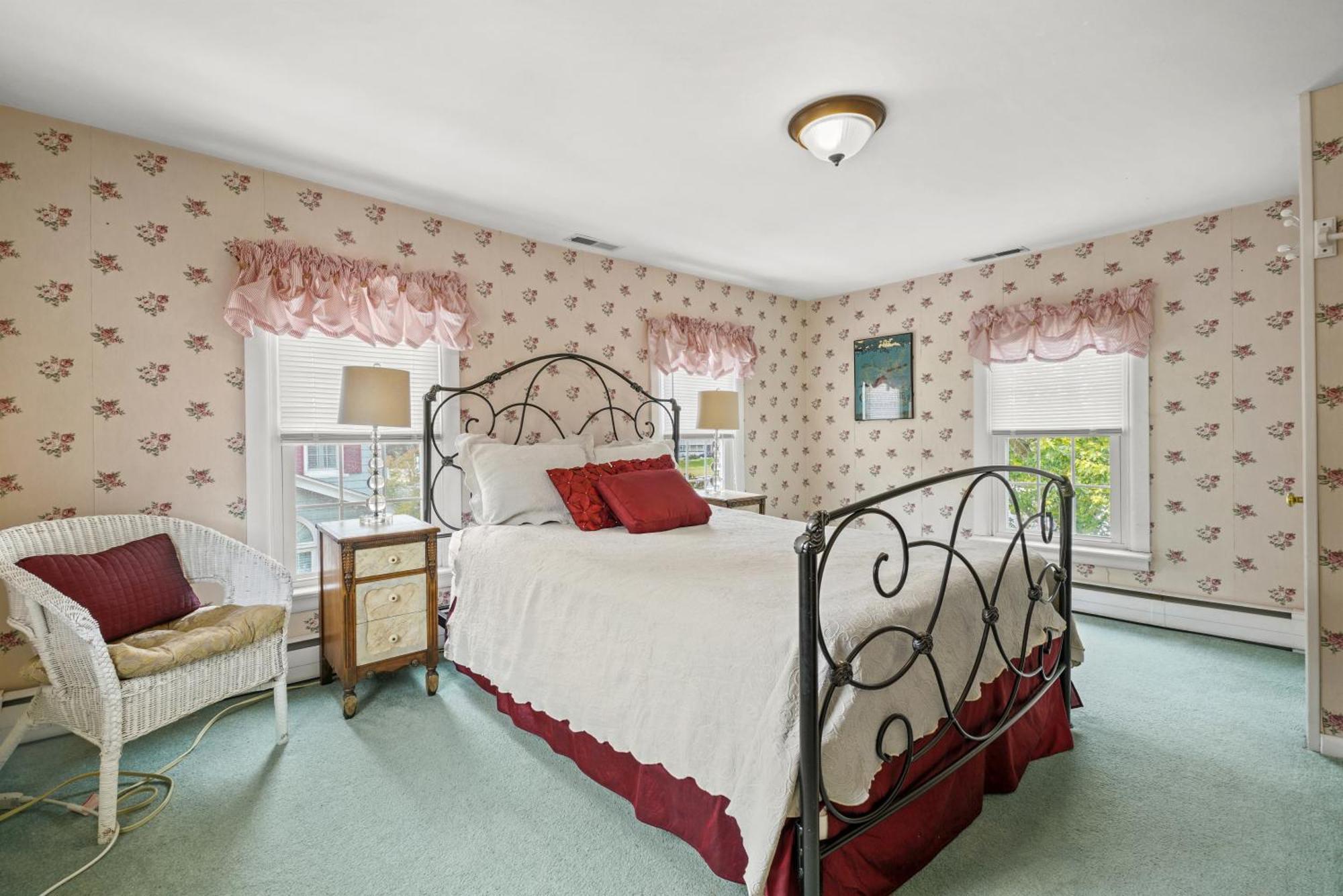 Serendipity - On Main Street With Screened Porch! Holiday home Chincoteague
