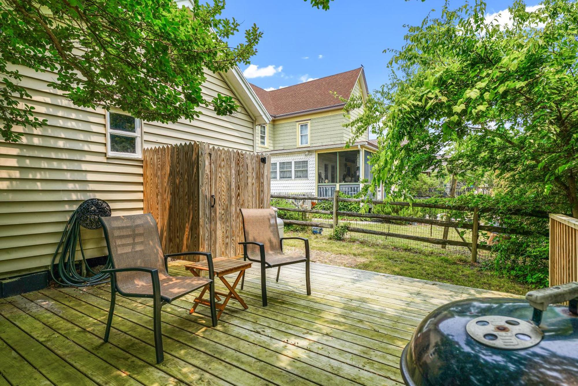 Serendipity - On Main Street With Screened Porch! * Chincoteague