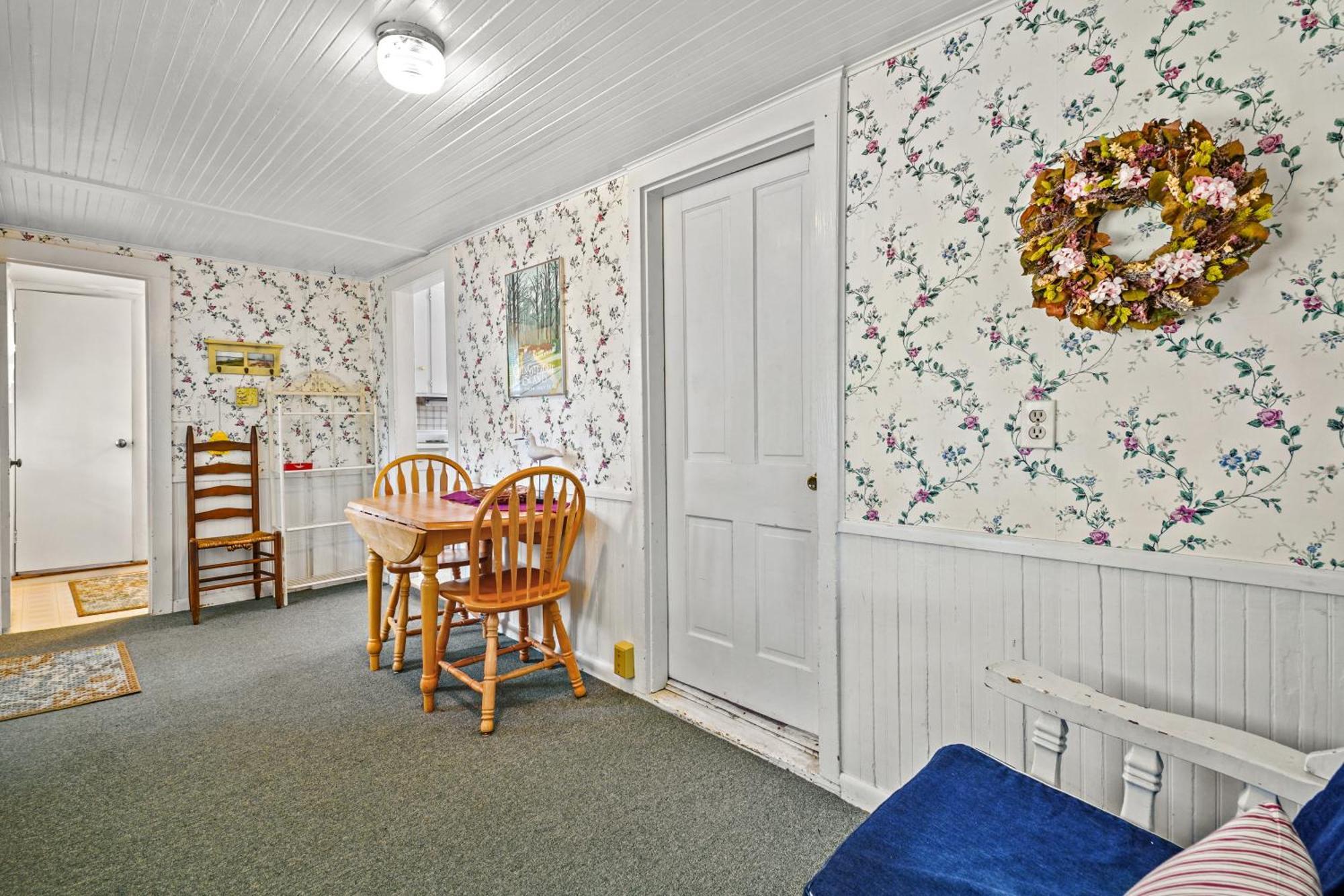 Holiday home Serendipity - On Main Street With Screened Porch! Chincoteague