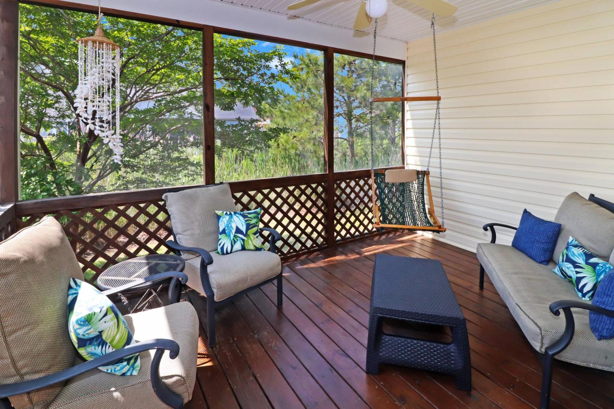 Seas The Day - Water Views, Shared Pool!