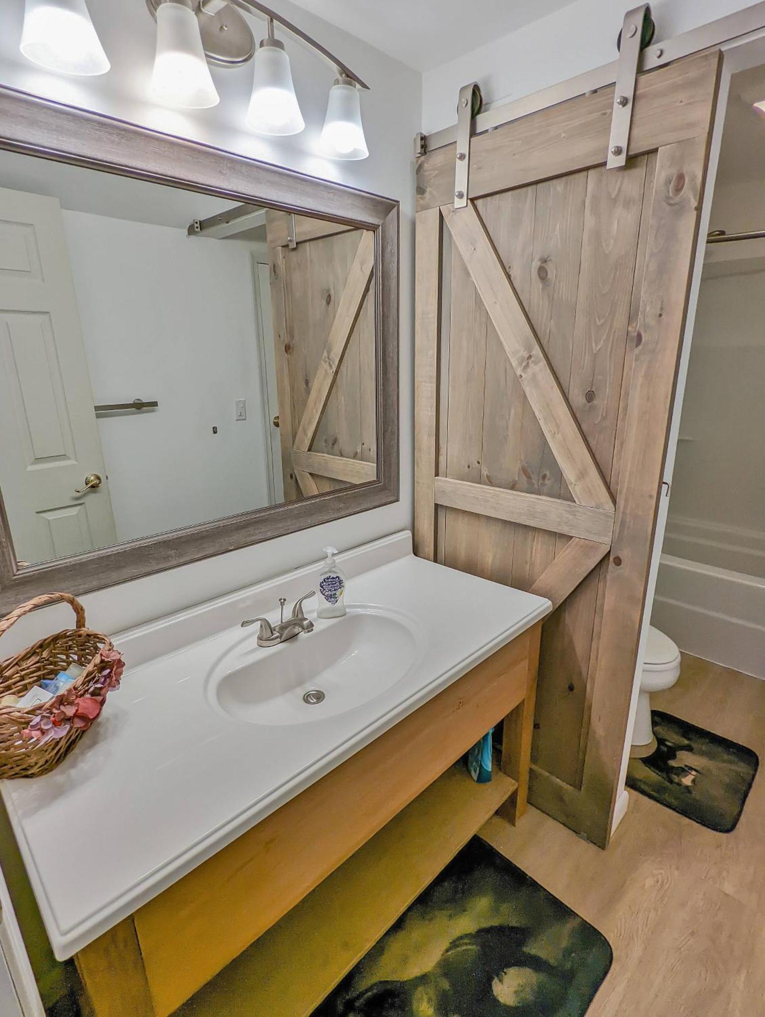 Holiday home Pony View - Pet Friendly, Waterfront With Boat Slip!