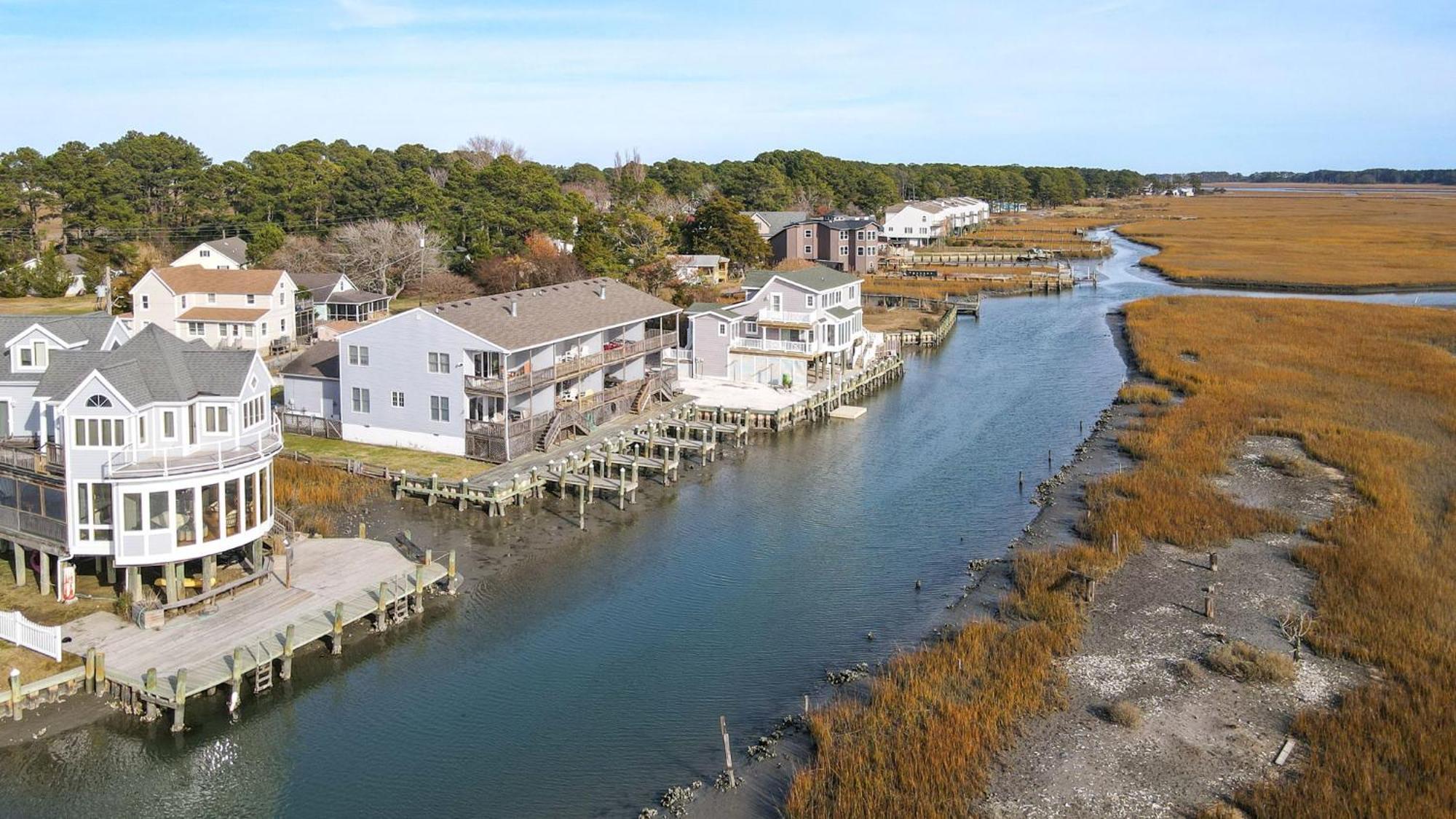 Holiday home Piney Island Paradise - Waterfront With Pier & Patio! *
