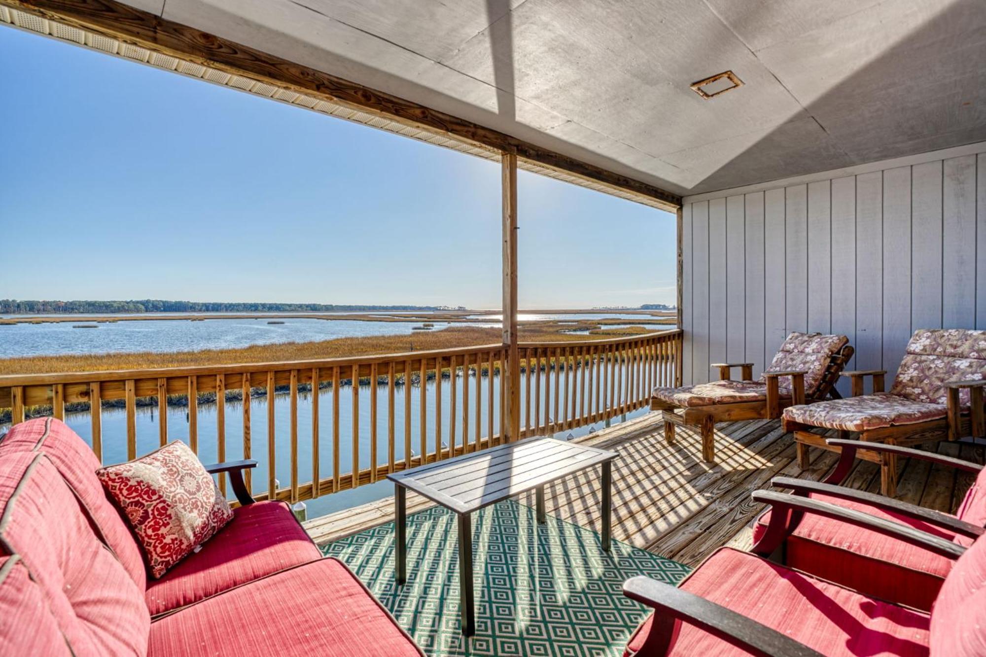 Holiday home Piney Island Paradise - Waterfront With Pier & Patio! Chincoteague