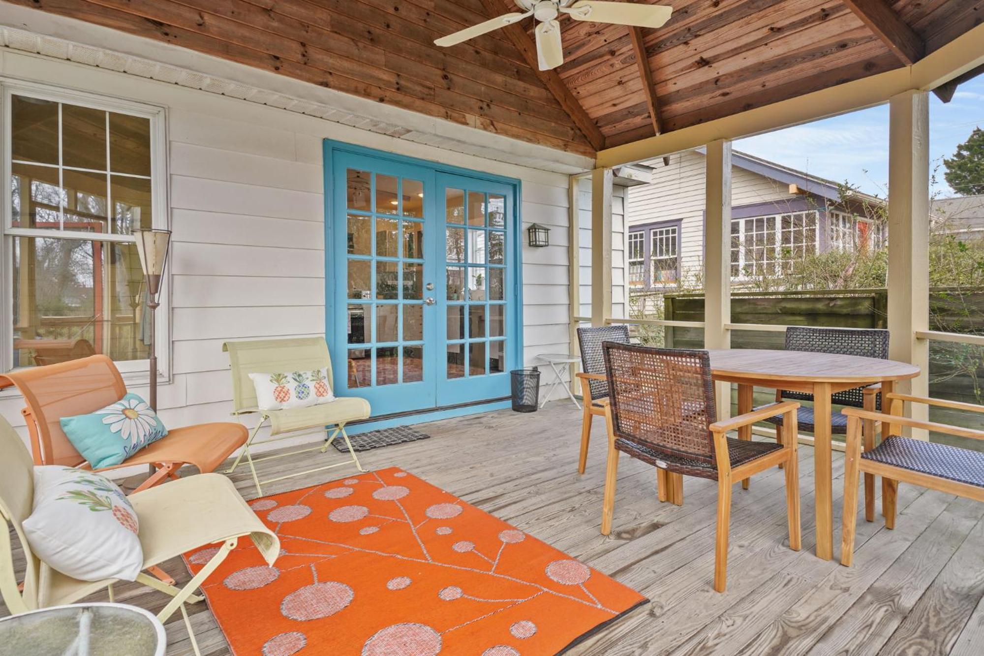 Oasis On Main - Charming Victorian On Main Street! Holiday home *