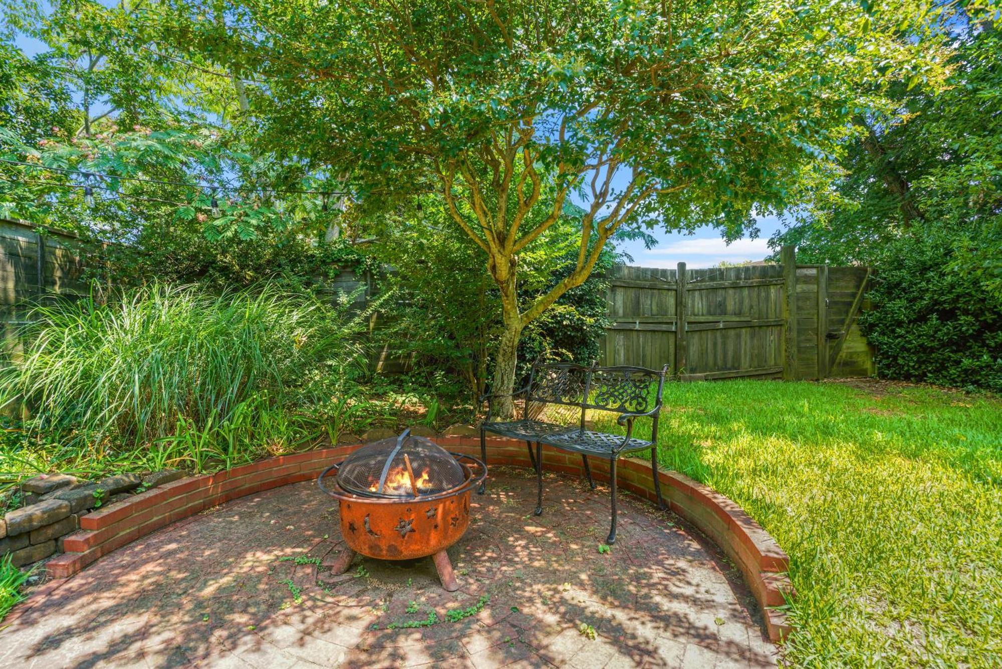 Oasis On Main - Charming Victorian On Main Street! Chincoteague