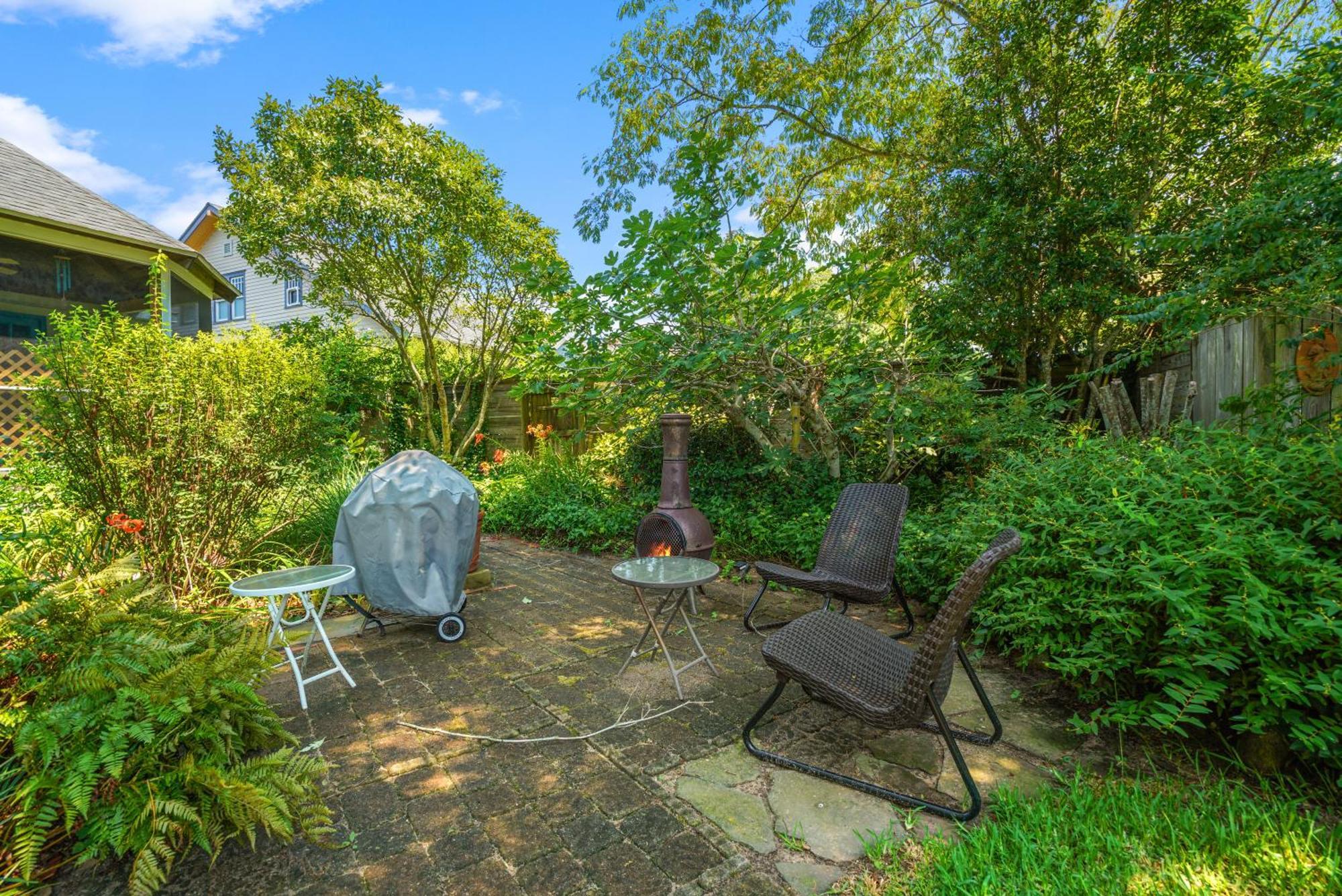 Oasis On Main - Charming Victorian On Main Street! Chincoteague