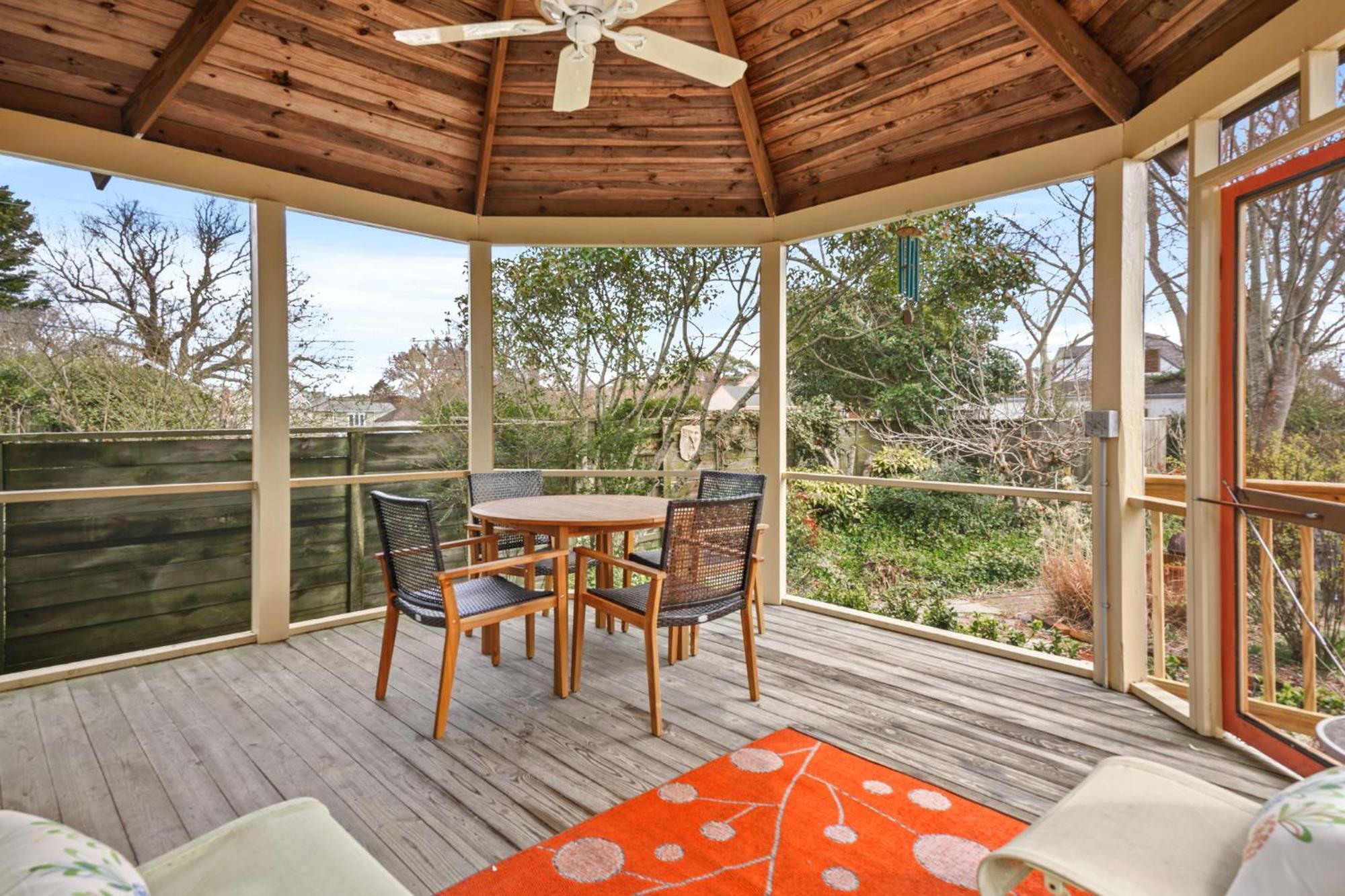 Oasis On Main - Charming Victorian On Main Street! * Chincoteague
