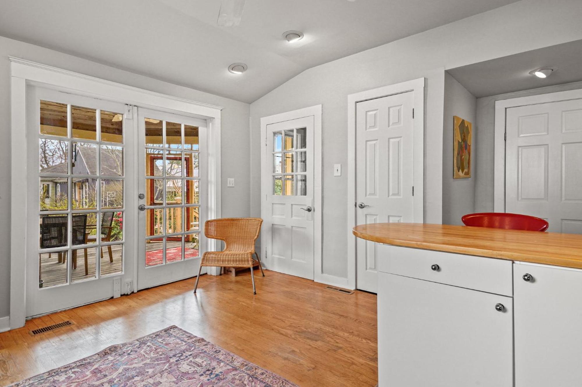 Holiday home Oasis On Main - Charming Victorian On Main Street!