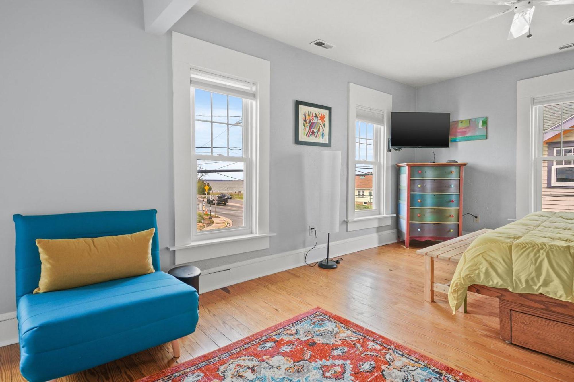 Oasis On Main - Charming Victorian On Main Street! * Chincoteague
