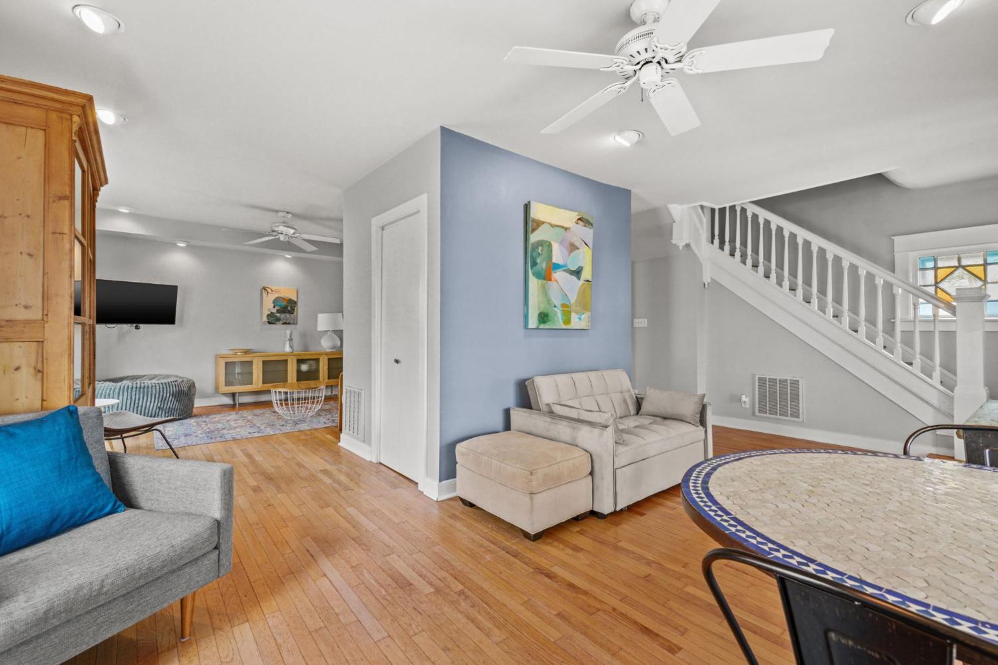 Holiday home Oasis On Main - Charming Victorian On Main Street!