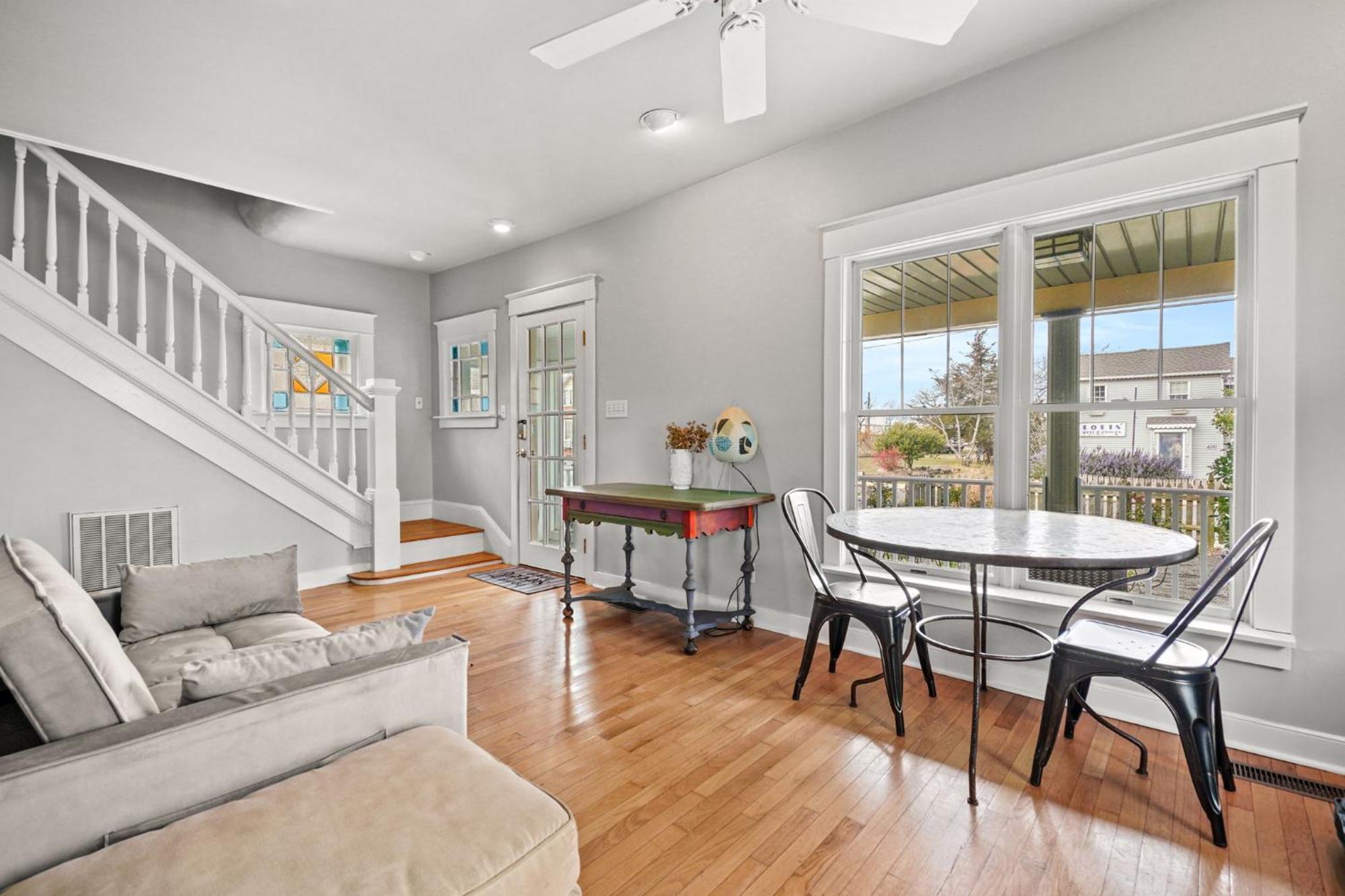 Oasis On Main - Charming Victorian On Main Street! Holiday home Chincoteague