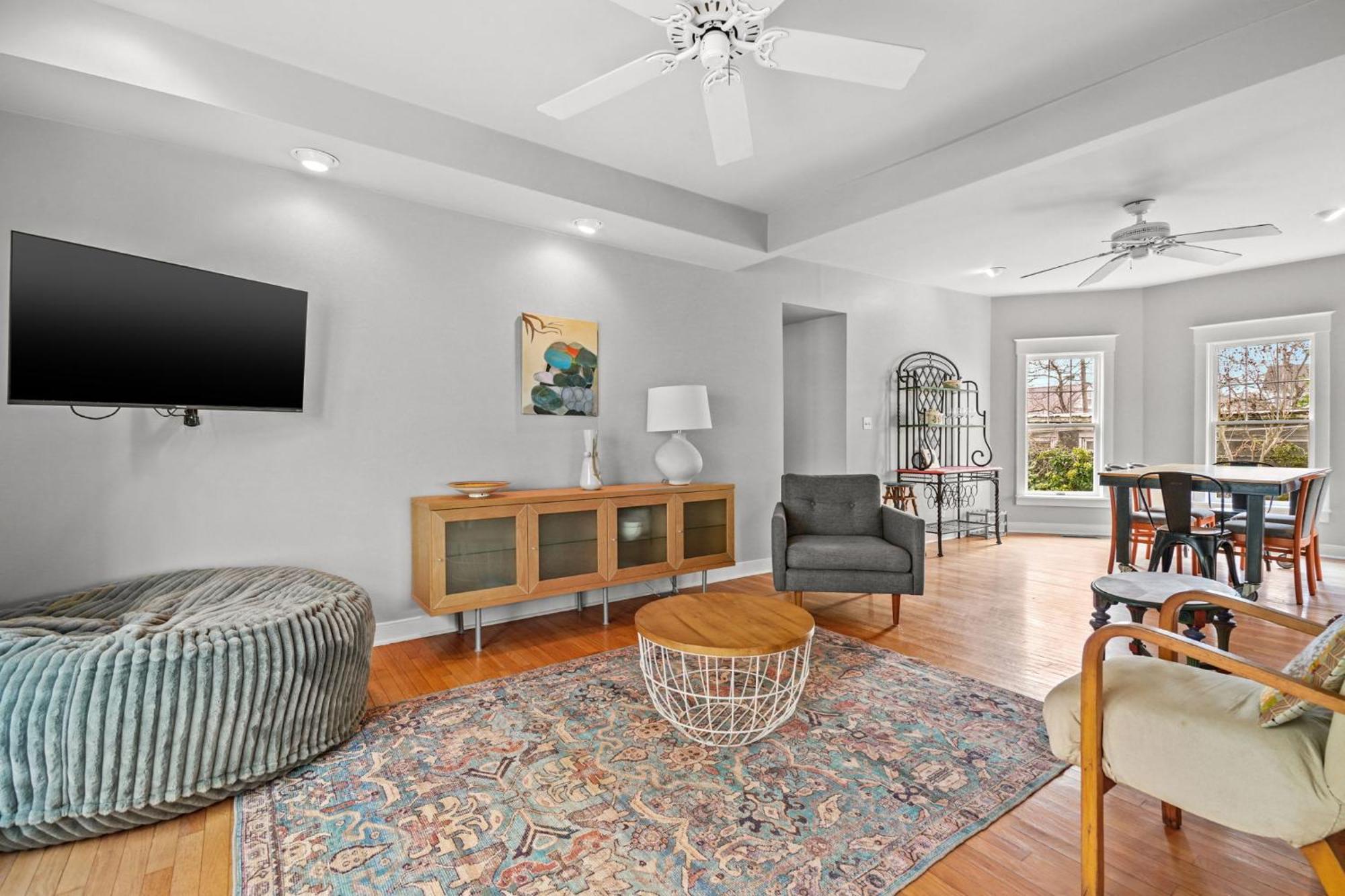 Oasis On Main - Charming Victorian On Main Street! * Chincoteague