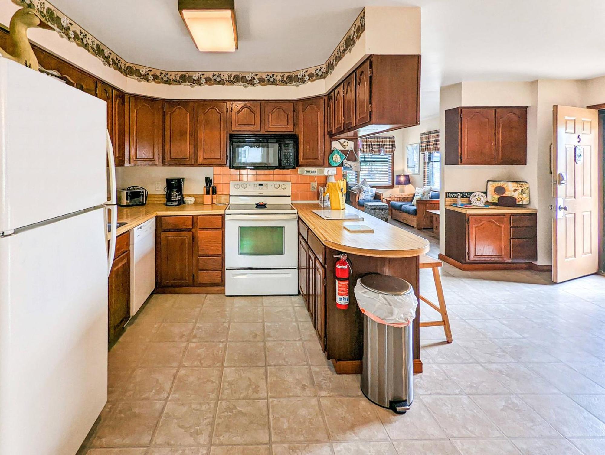 Morning Memories - Pet Friendly, Shared Pool & Dock! Holiday home Chincoteague