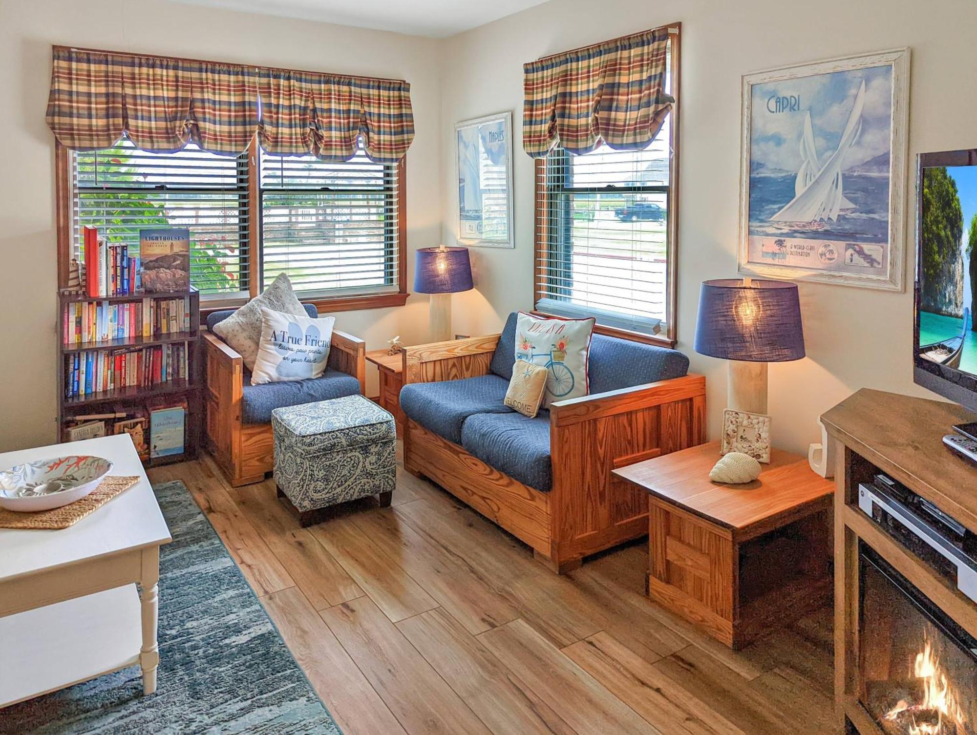 Morning Memories - Pet Friendly, Shared Pool & Dock! *
