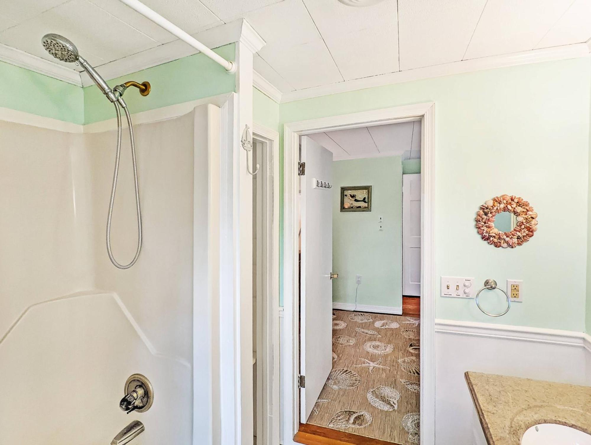 Mermaid Crossing - Pet Friendly, Waterfront With Dock!