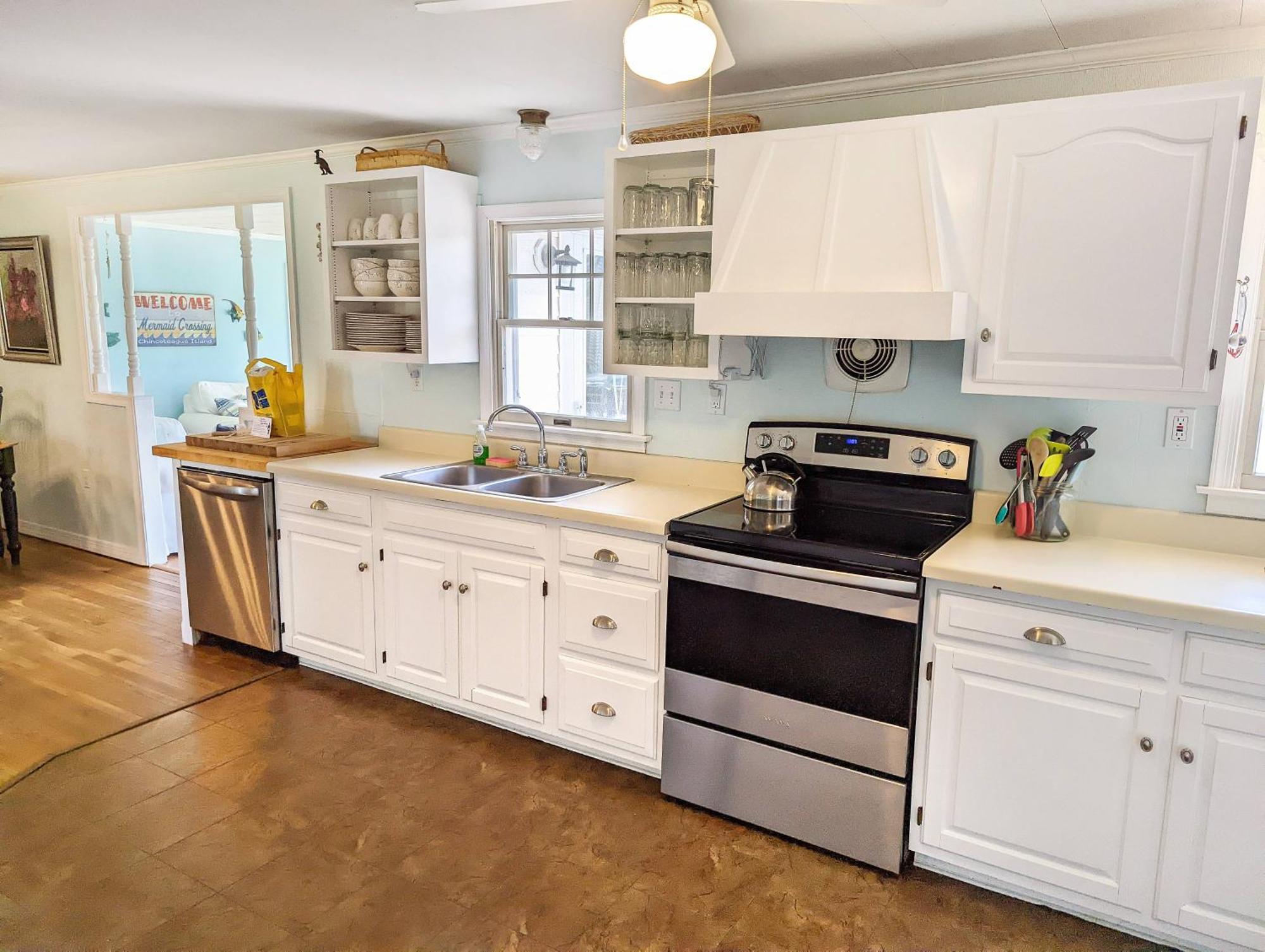 Mermaid Crossing - Pet Friendly, Waterfront With Dock! Holiday home *