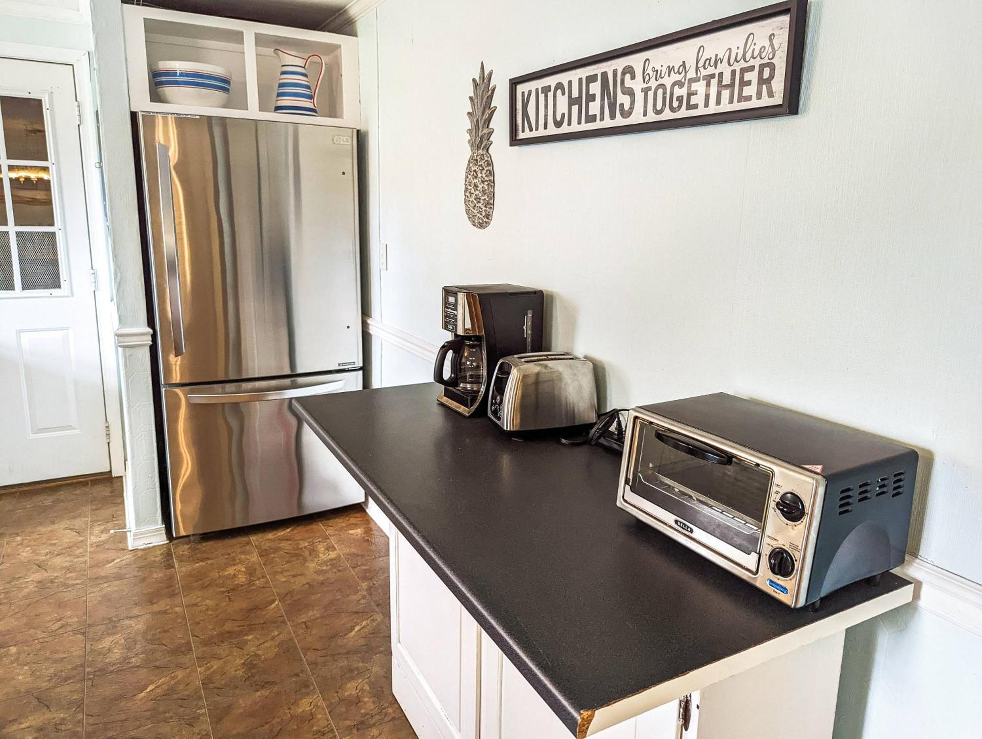 Holiday home Mermaid Crossing - Pet Friendly, Waterfront With Dock! *