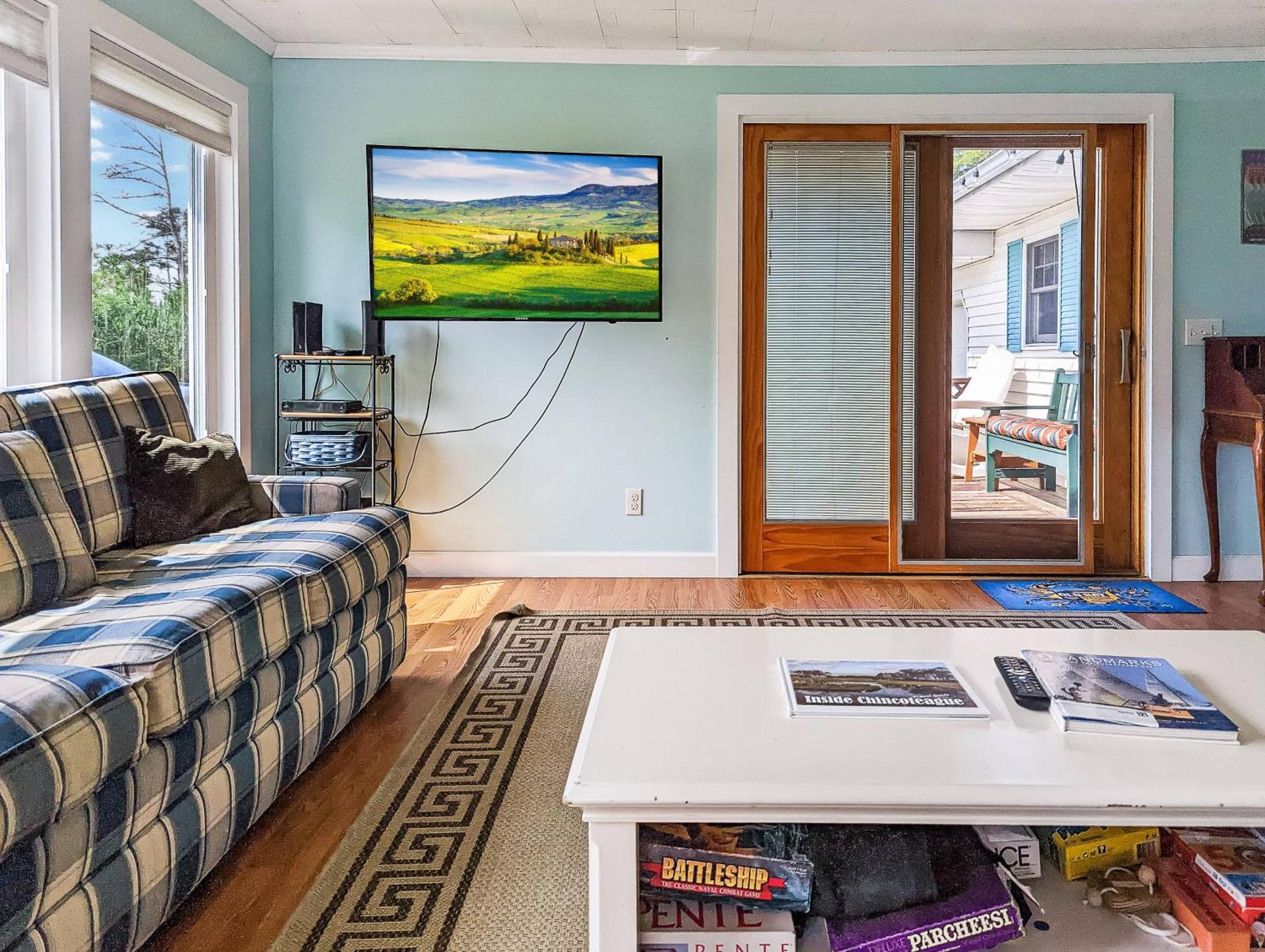 Holiday home Mermaid Crossing - Pet Friendly, Waterfront With Dock! Chincoteague